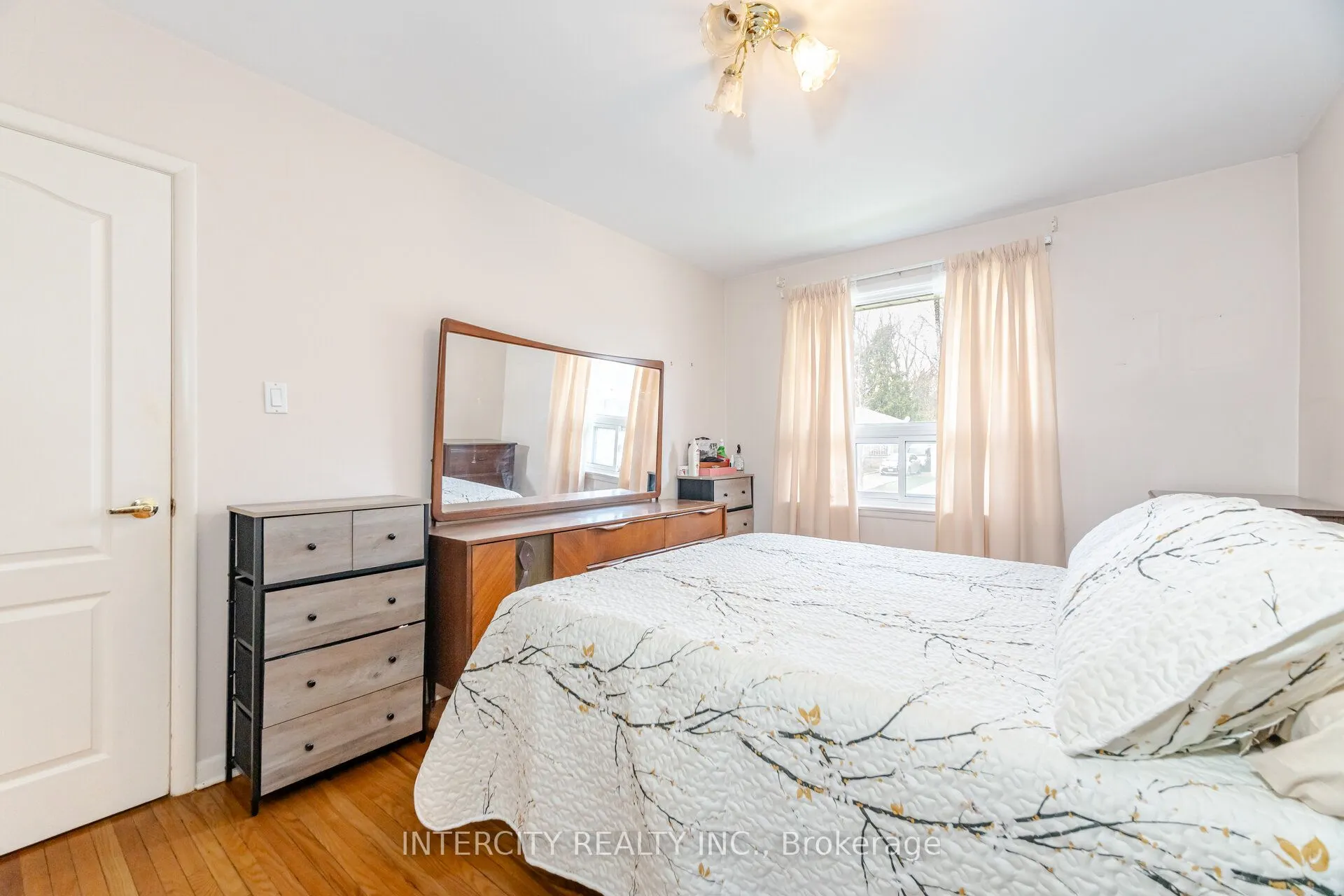 31 Munhall Road