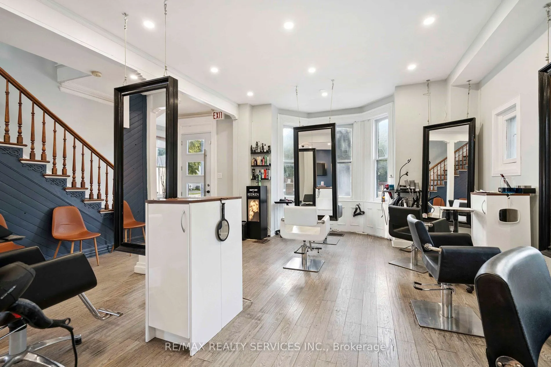 127 Queen Street W