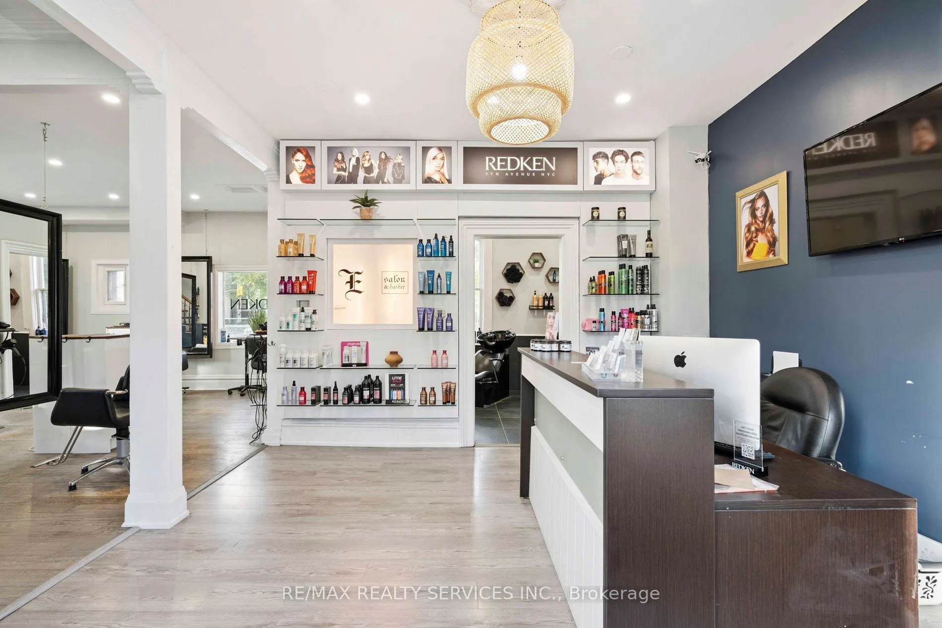 127 Queen Street W