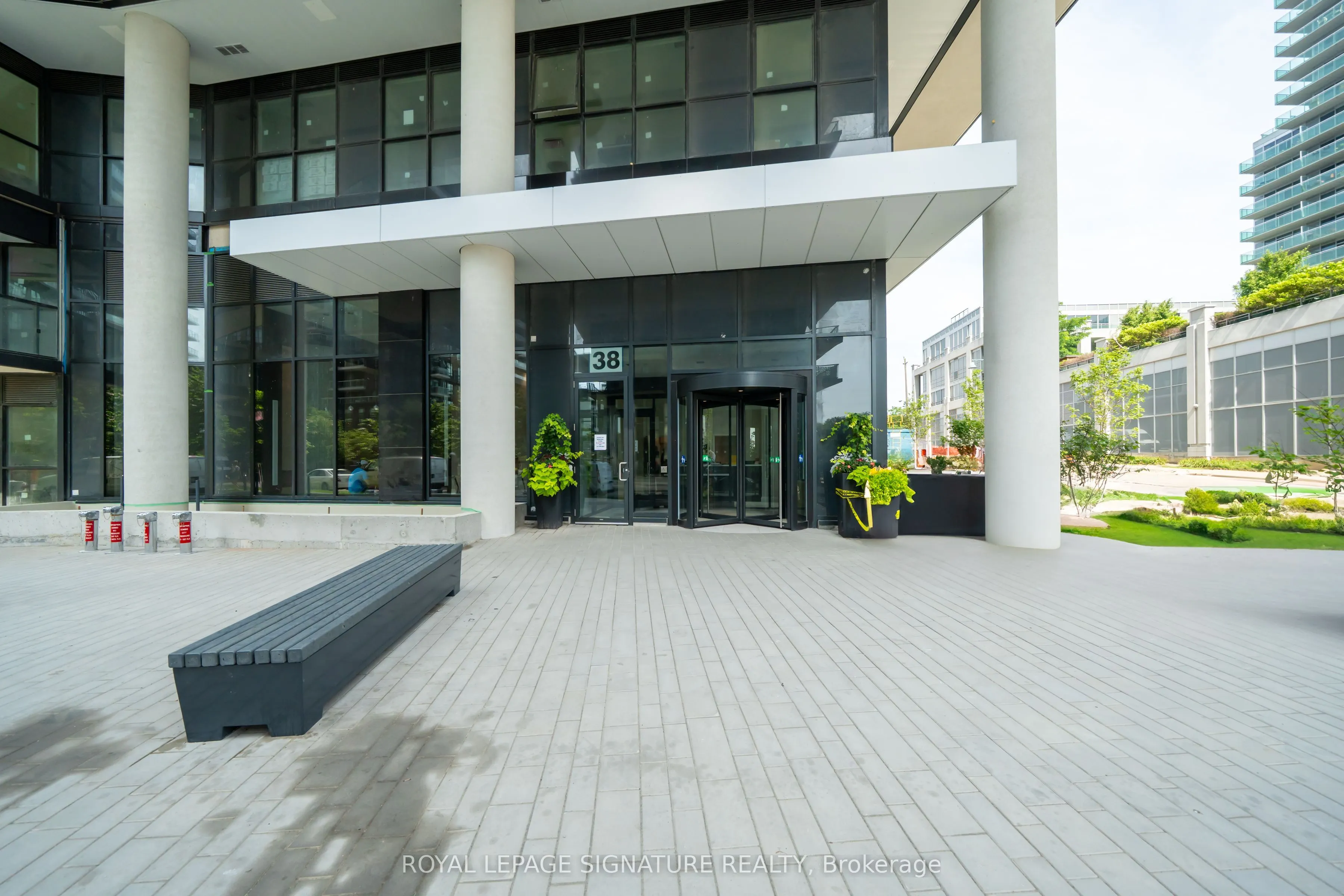 38 Annie Craig Drive, #2208