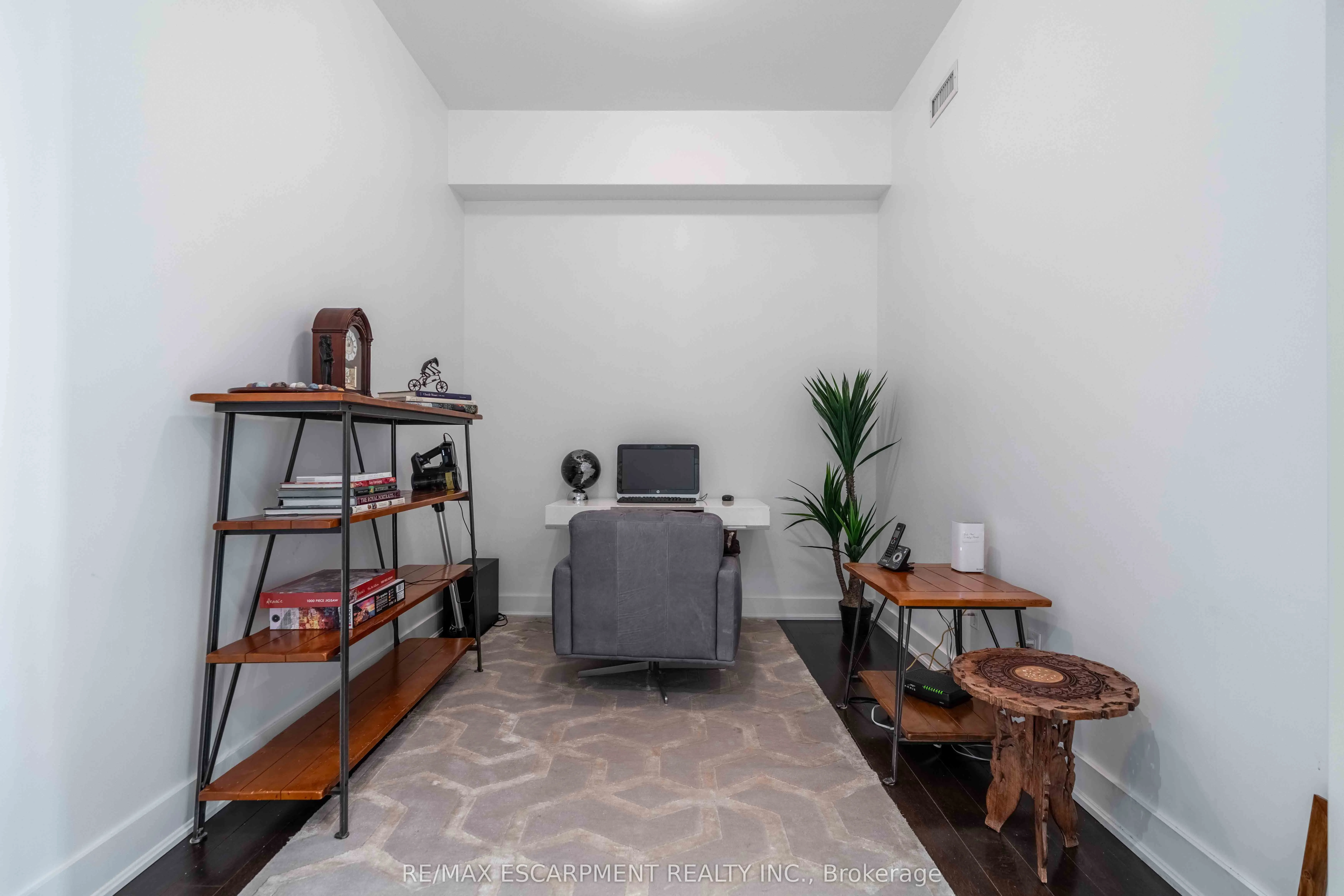 5317 Upper Middle Road, #422