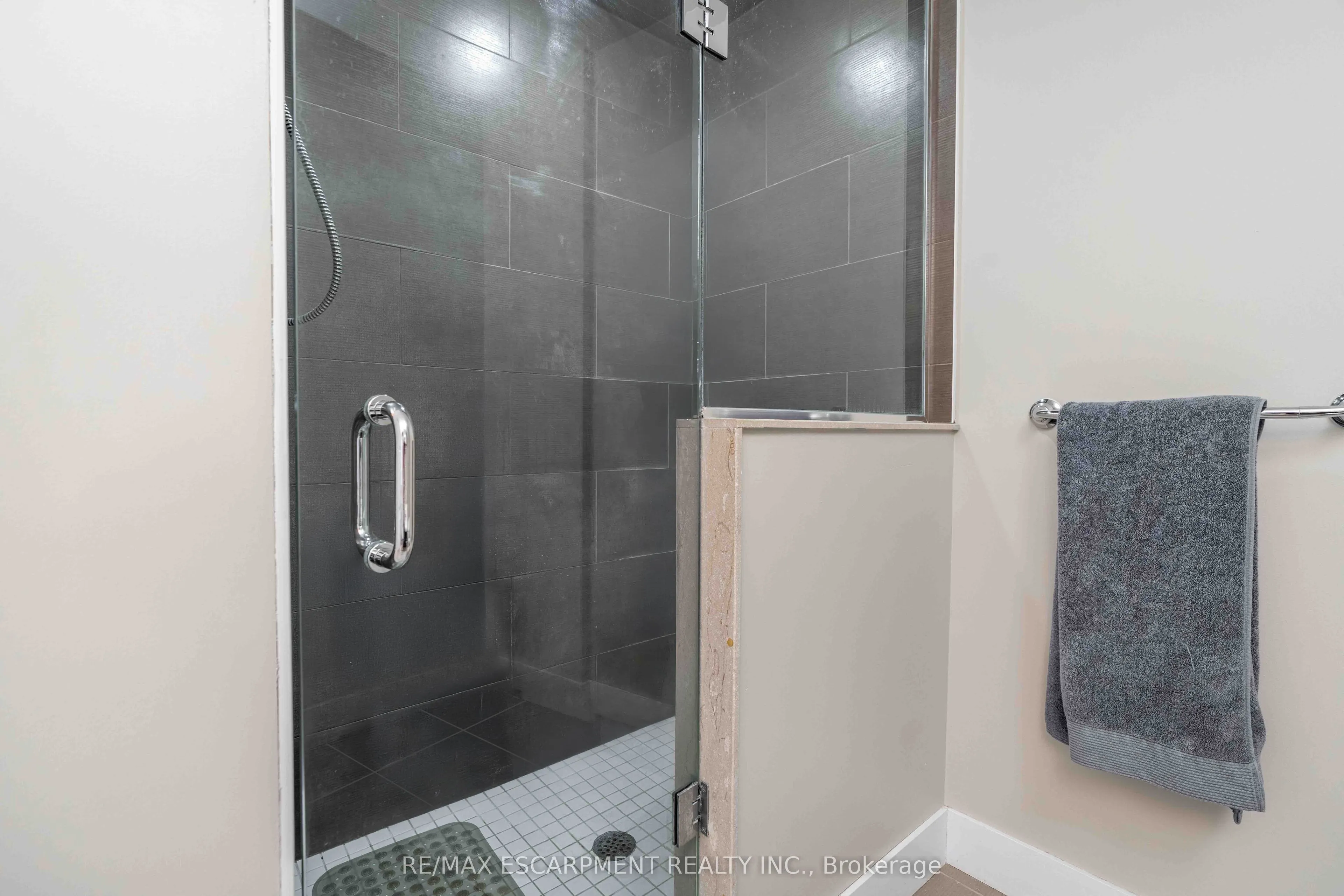 5317 Upper Middle Road, #422