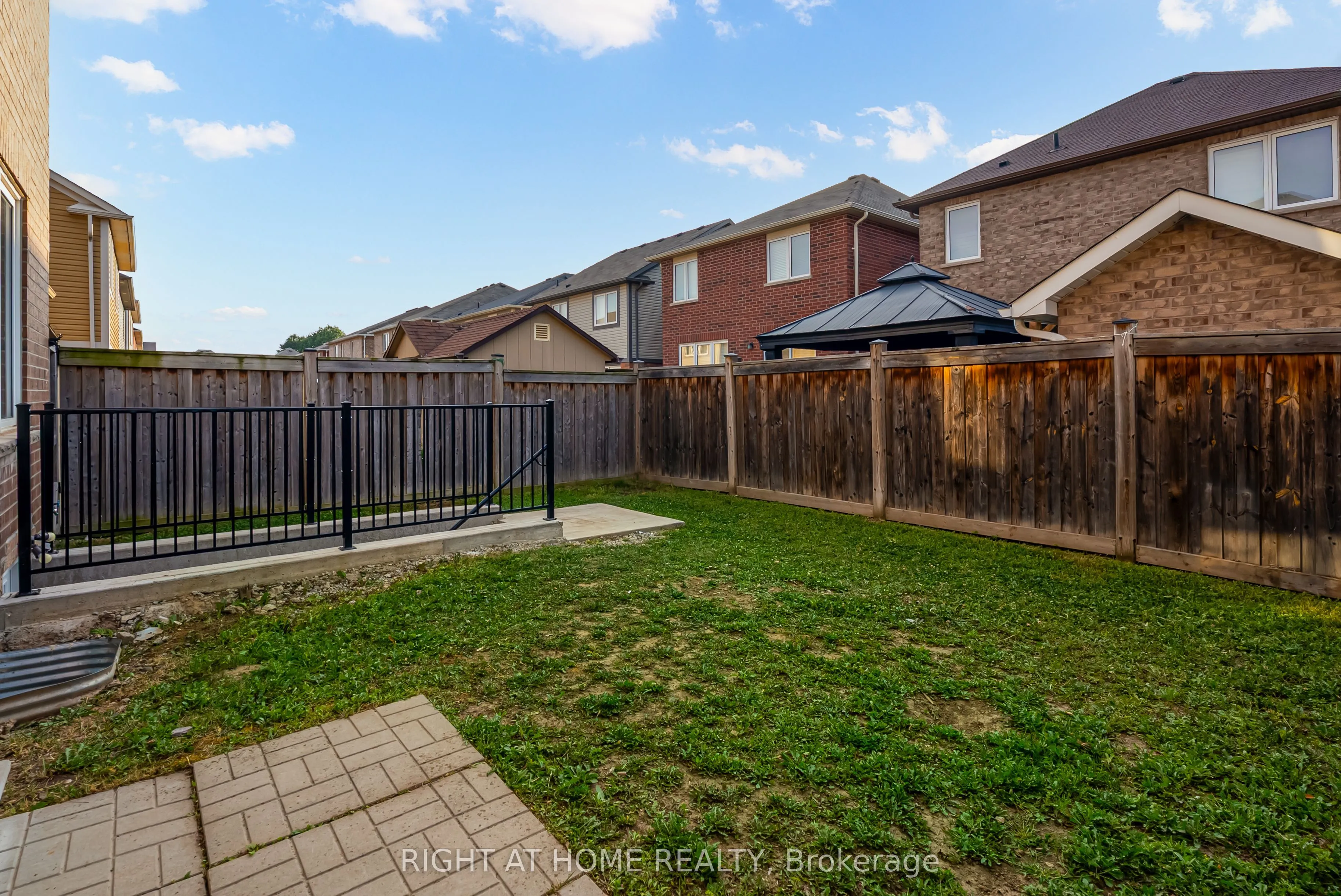 38 Aylesbury Drive
