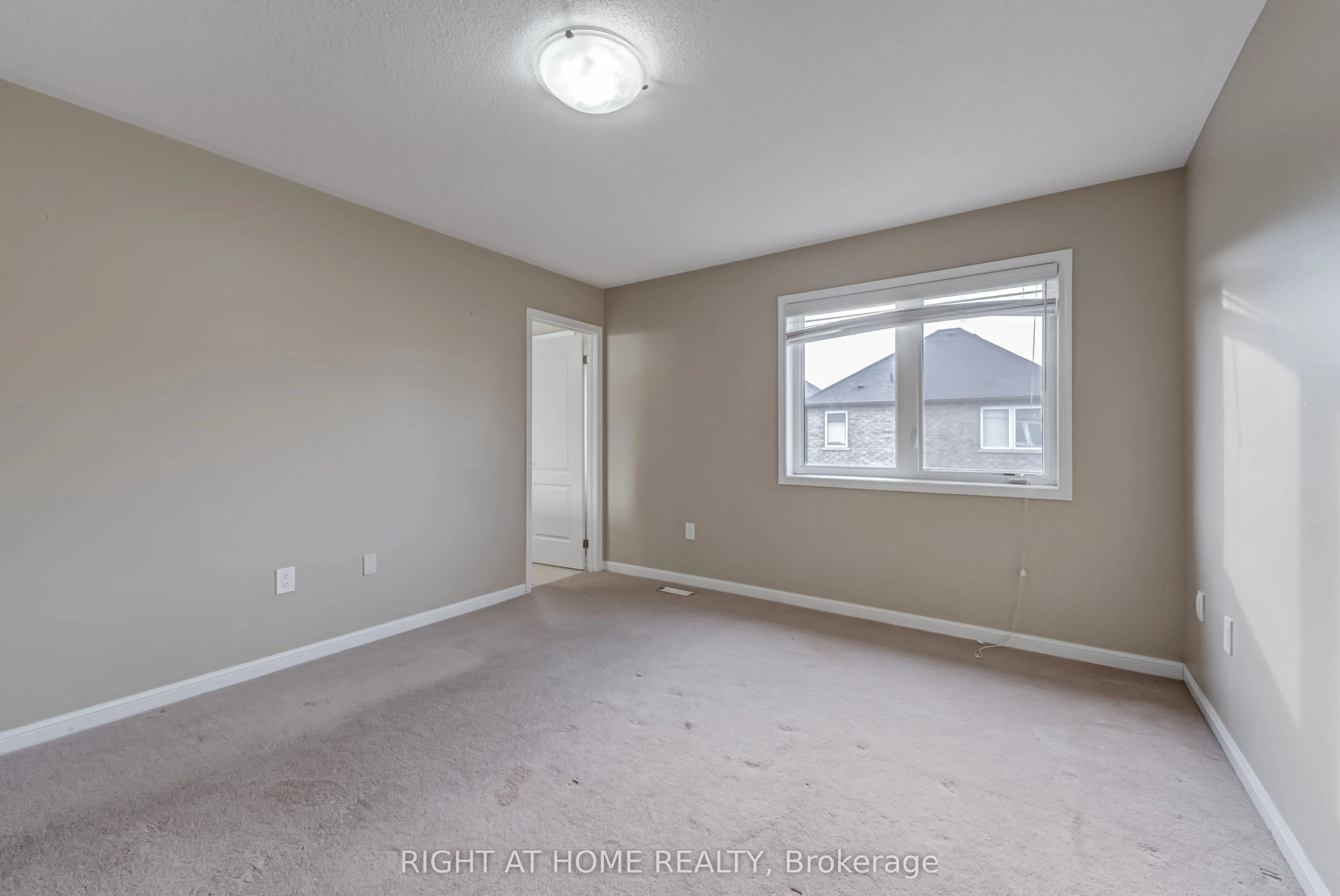 38 Aylesbury Drive