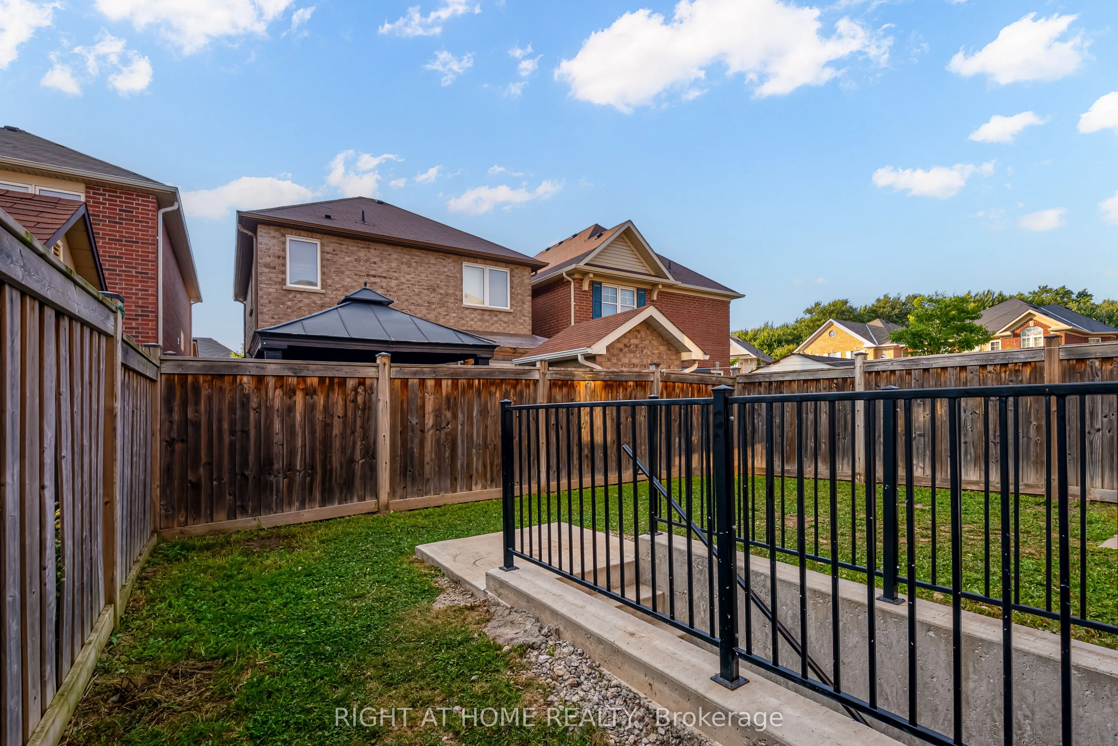 38 Aylesbury Drive