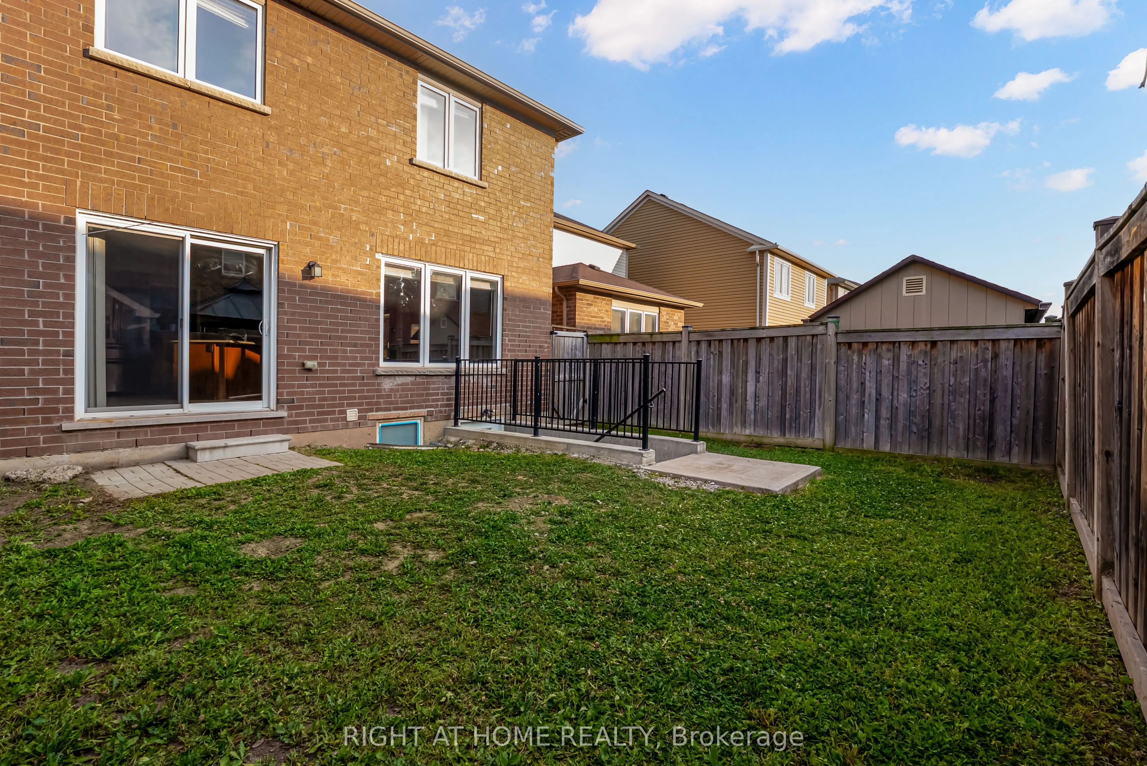 38 Aylesbury Drive