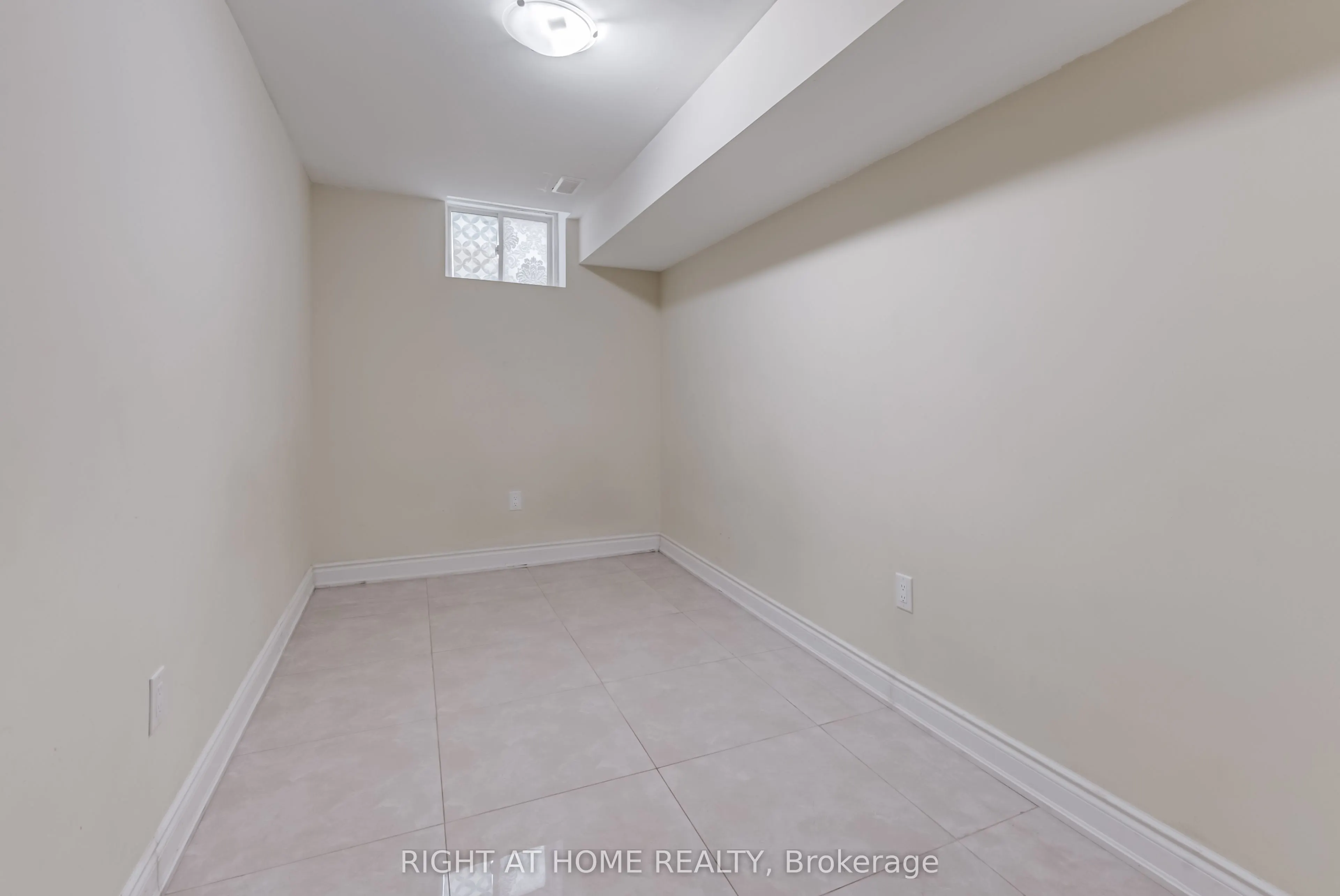 38 Aylesbury Drive