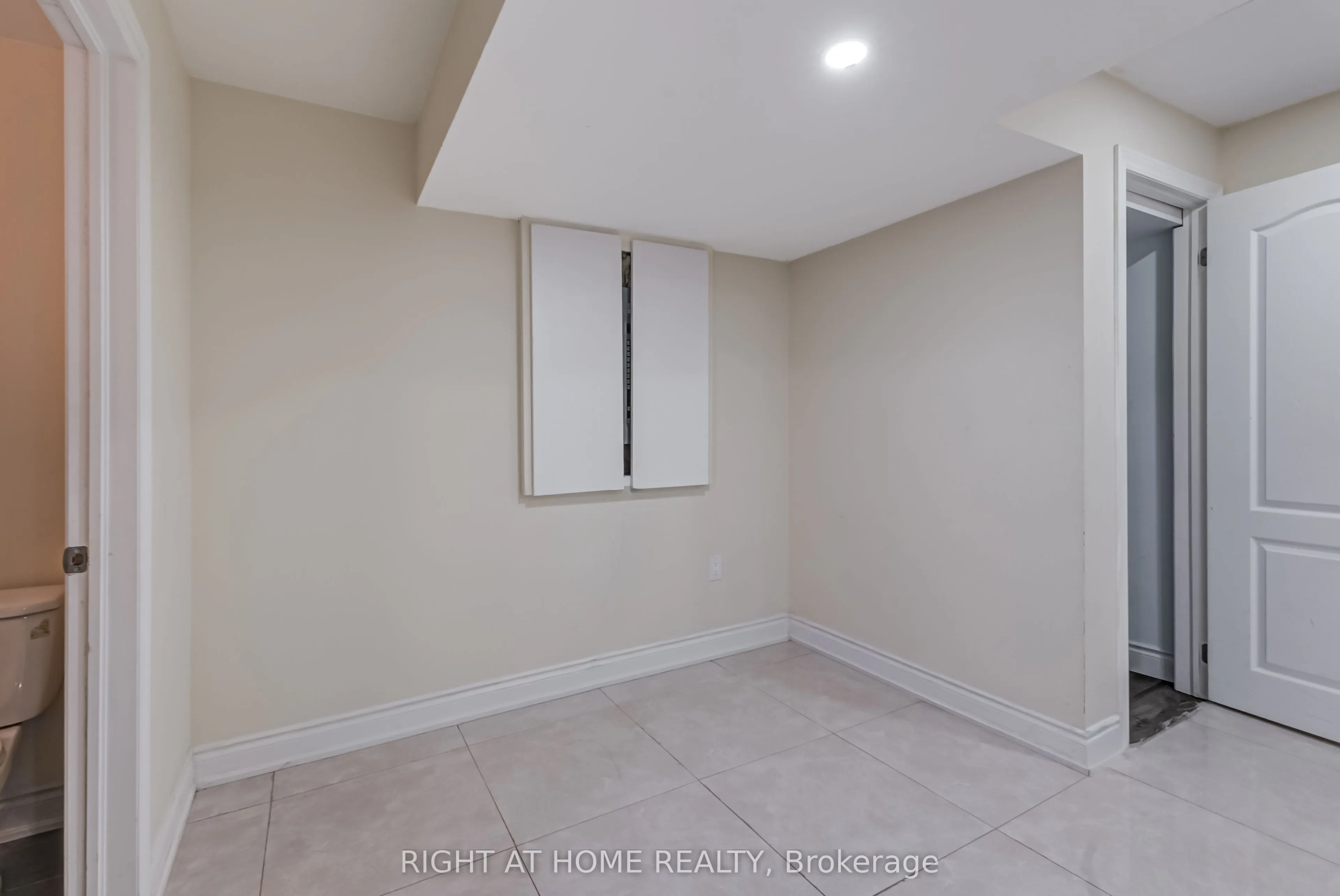 38 Aylesbury Drive