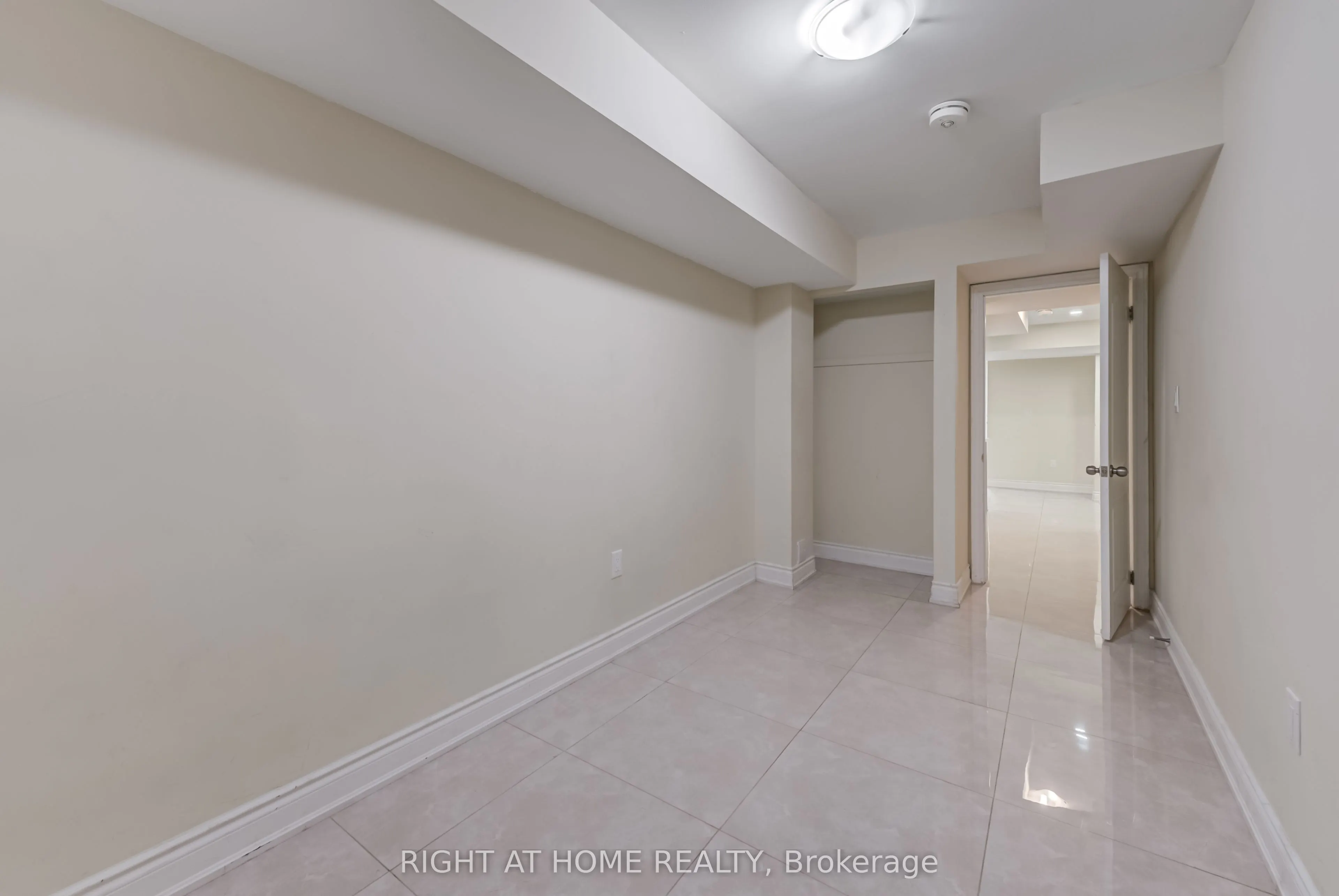 38 Aylesbury Drive