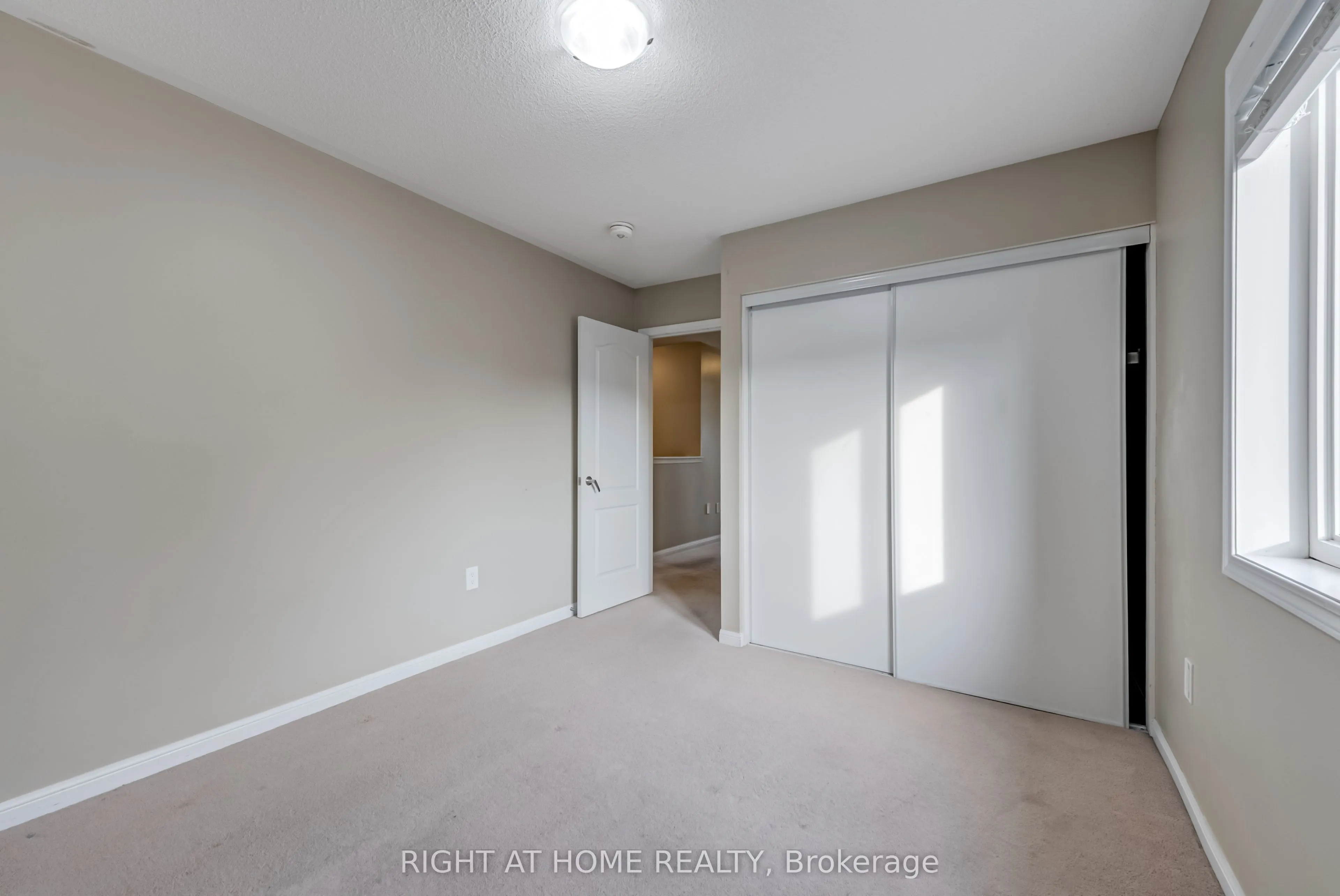 38 Aylesbury Drive