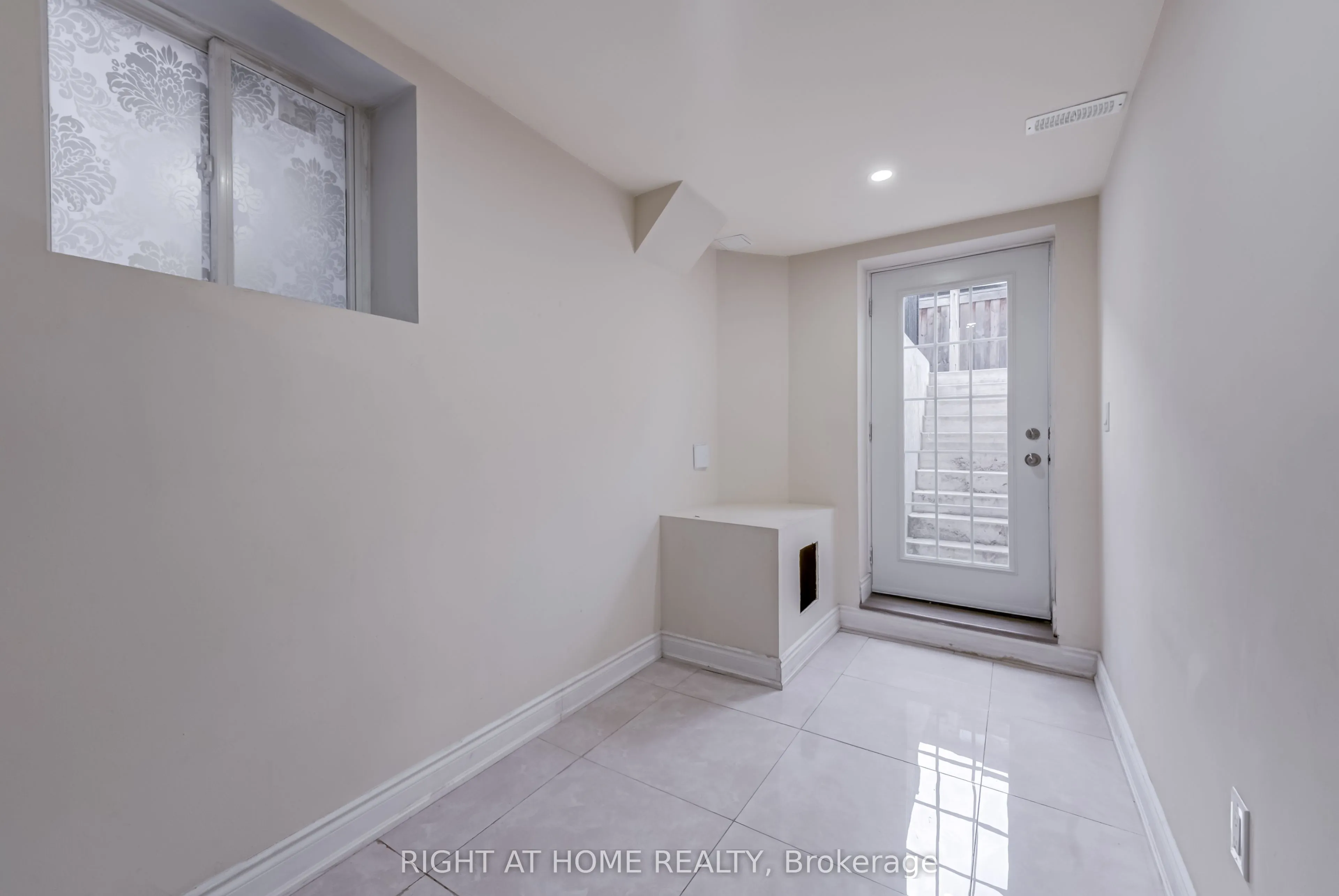 38 Aylesbury Drive