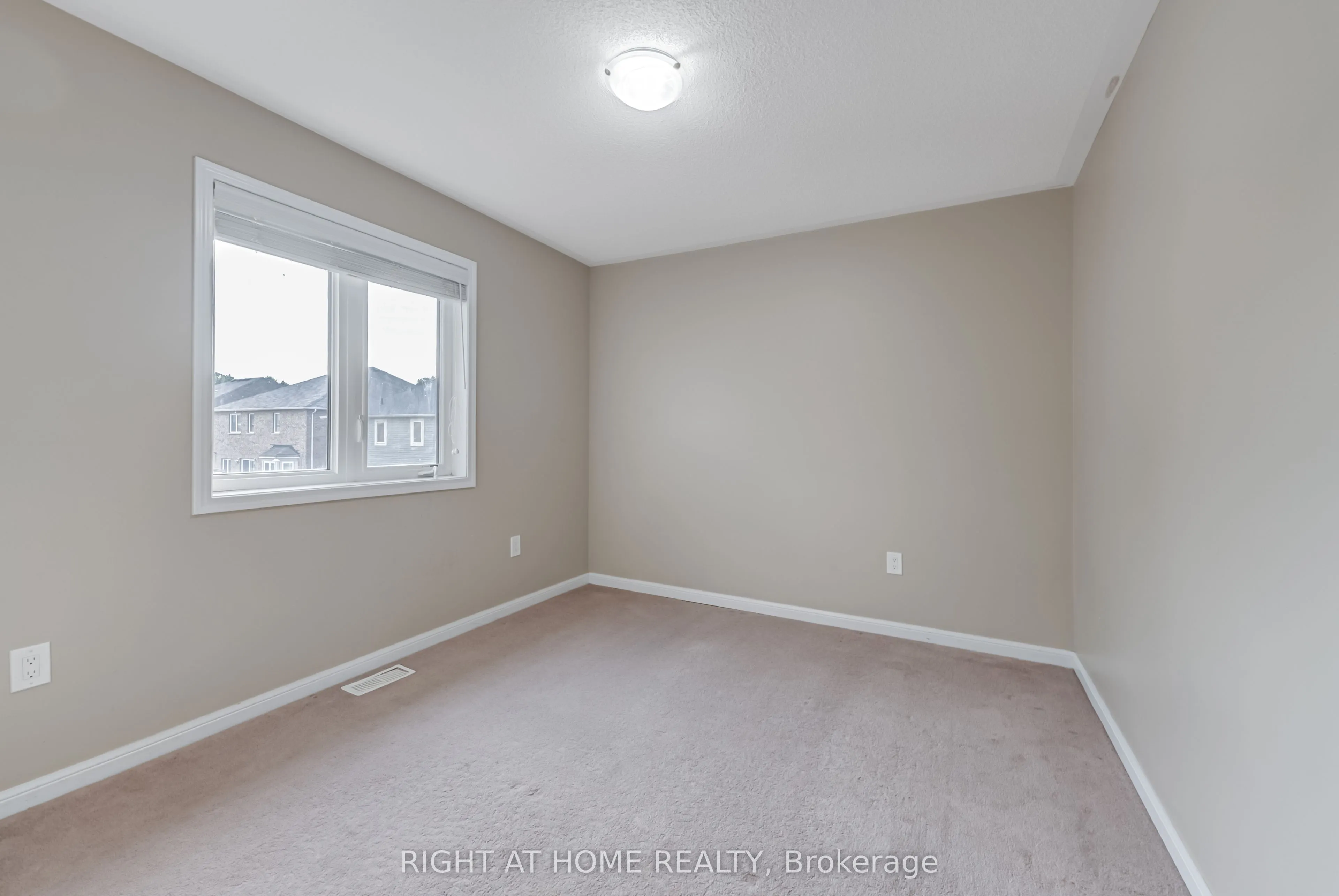 38 Aylesbury Drive