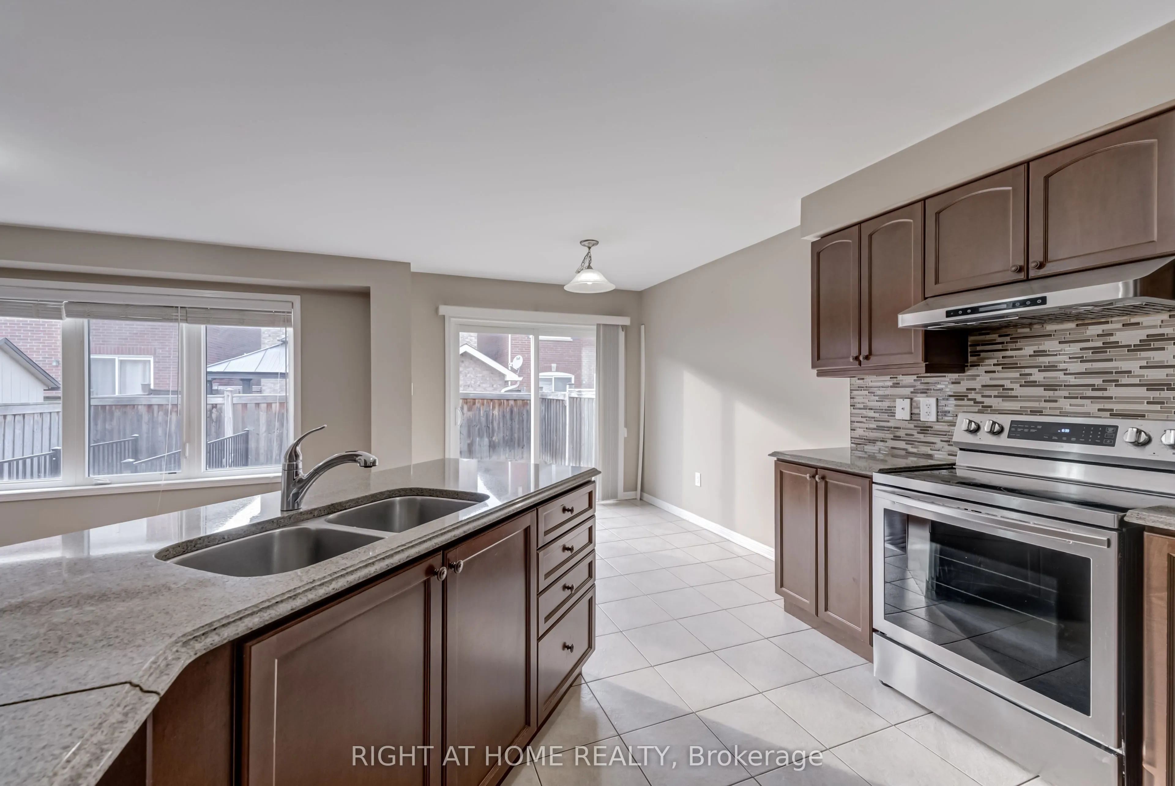 38 Aylesbury Drive