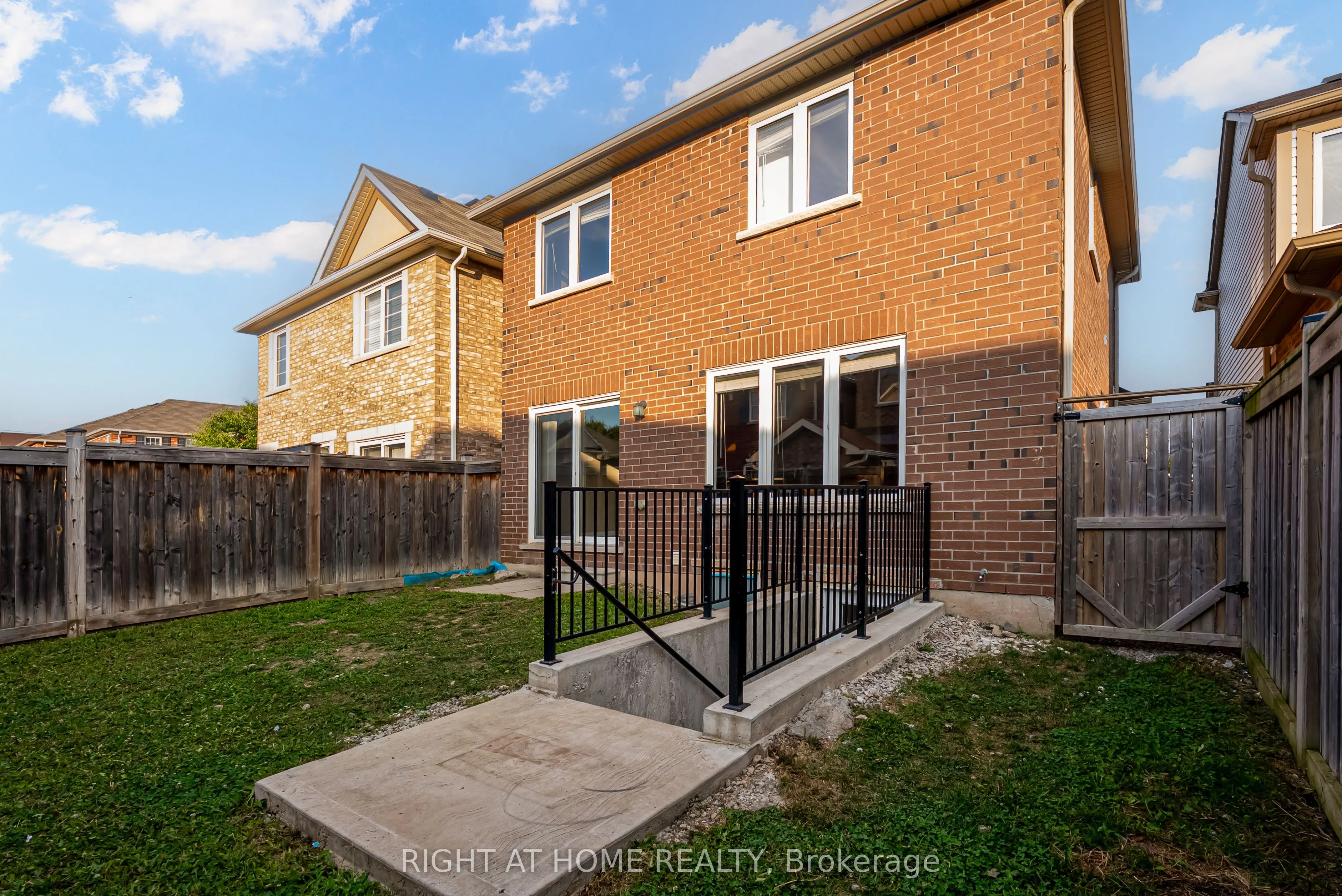 38 Aylesbury Drive