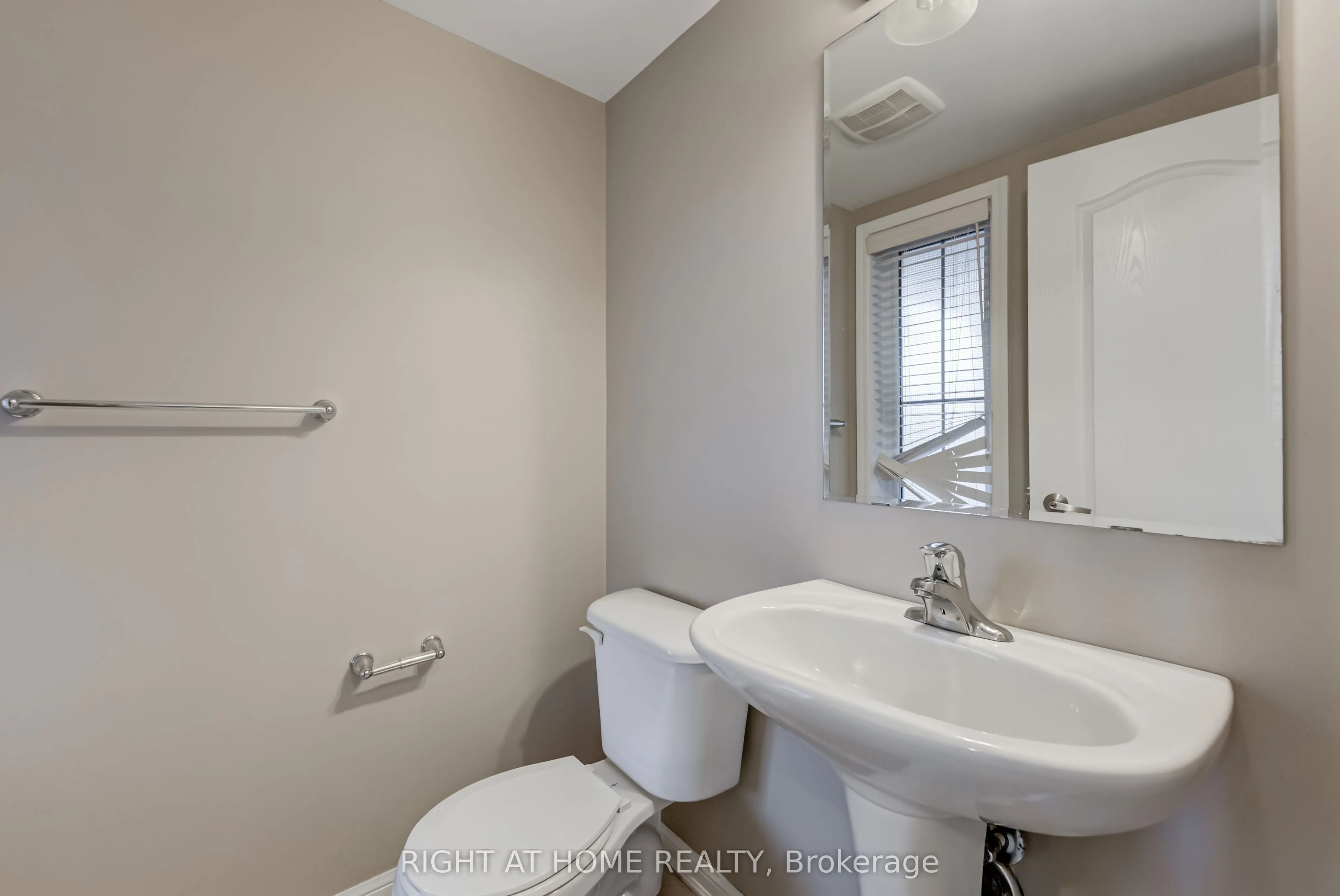 38 Aylesbury Drive