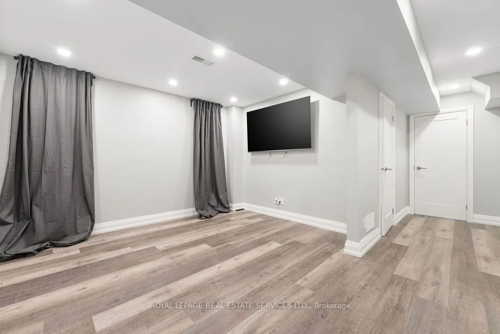143 Speyside Drive