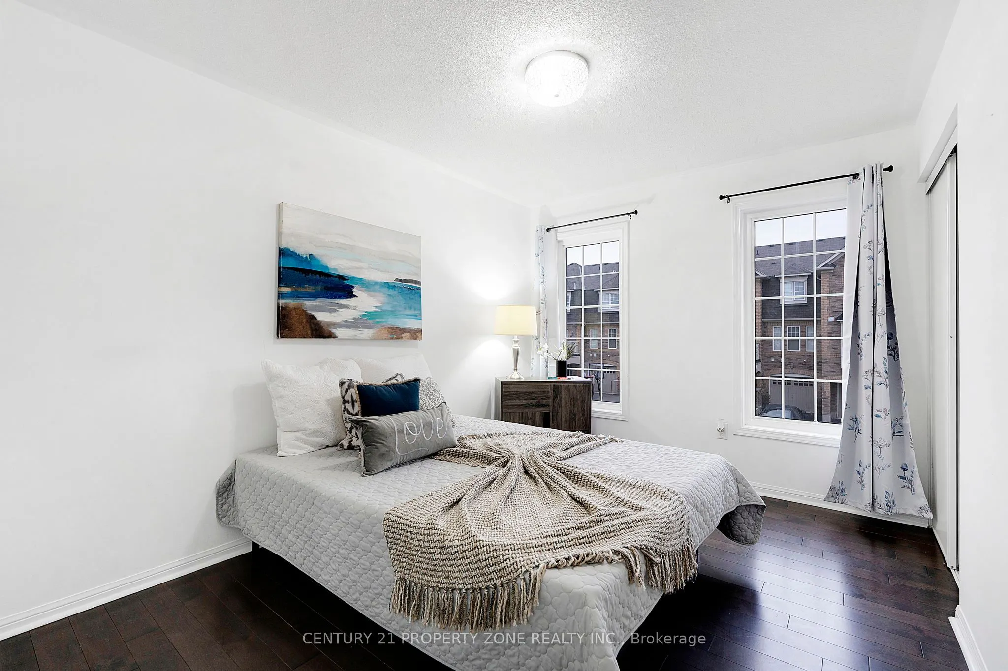 290 Woodley Crescent