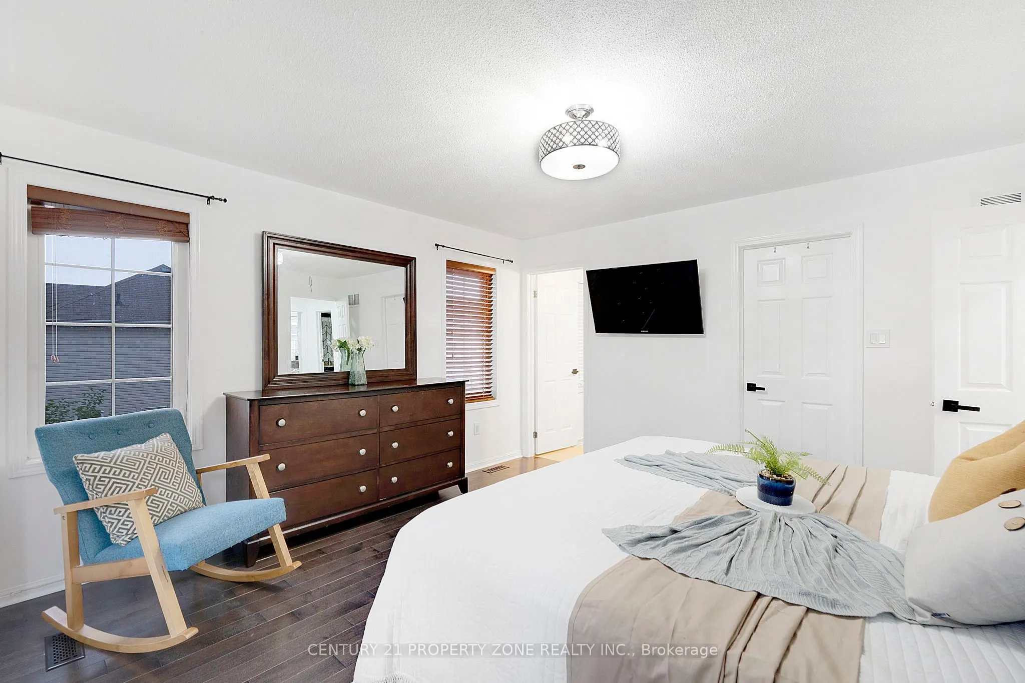 290 Woodley Crescent