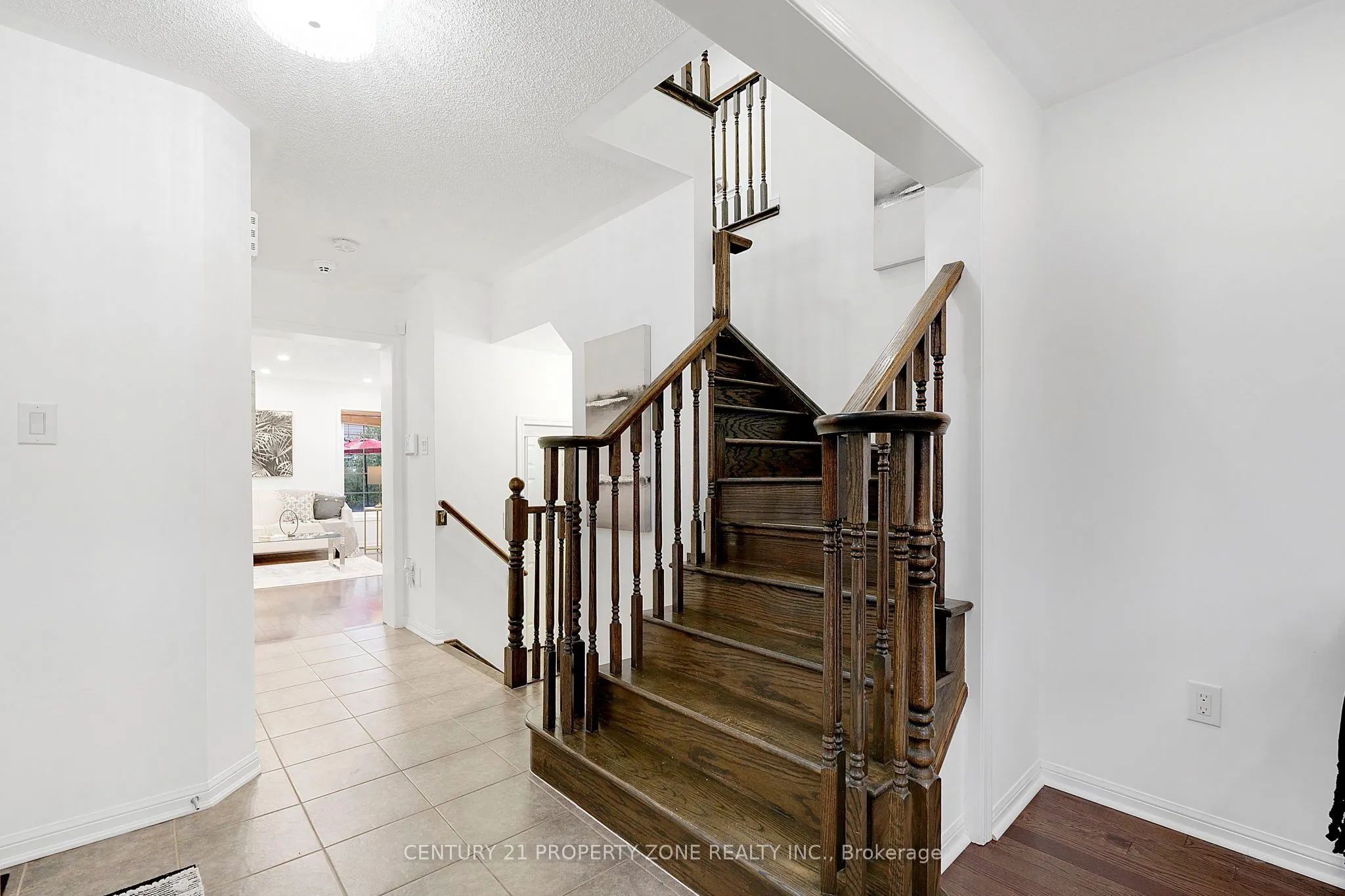 290 Woodley Crescent