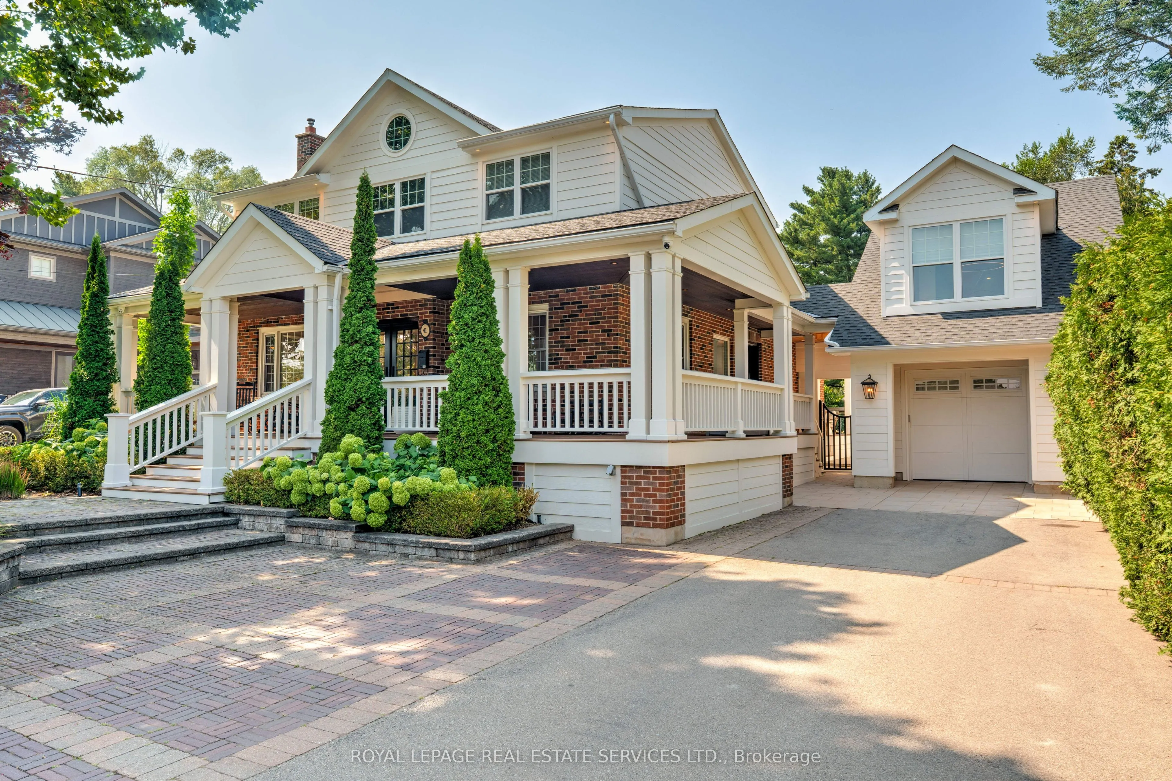 41 Fairwood Place E