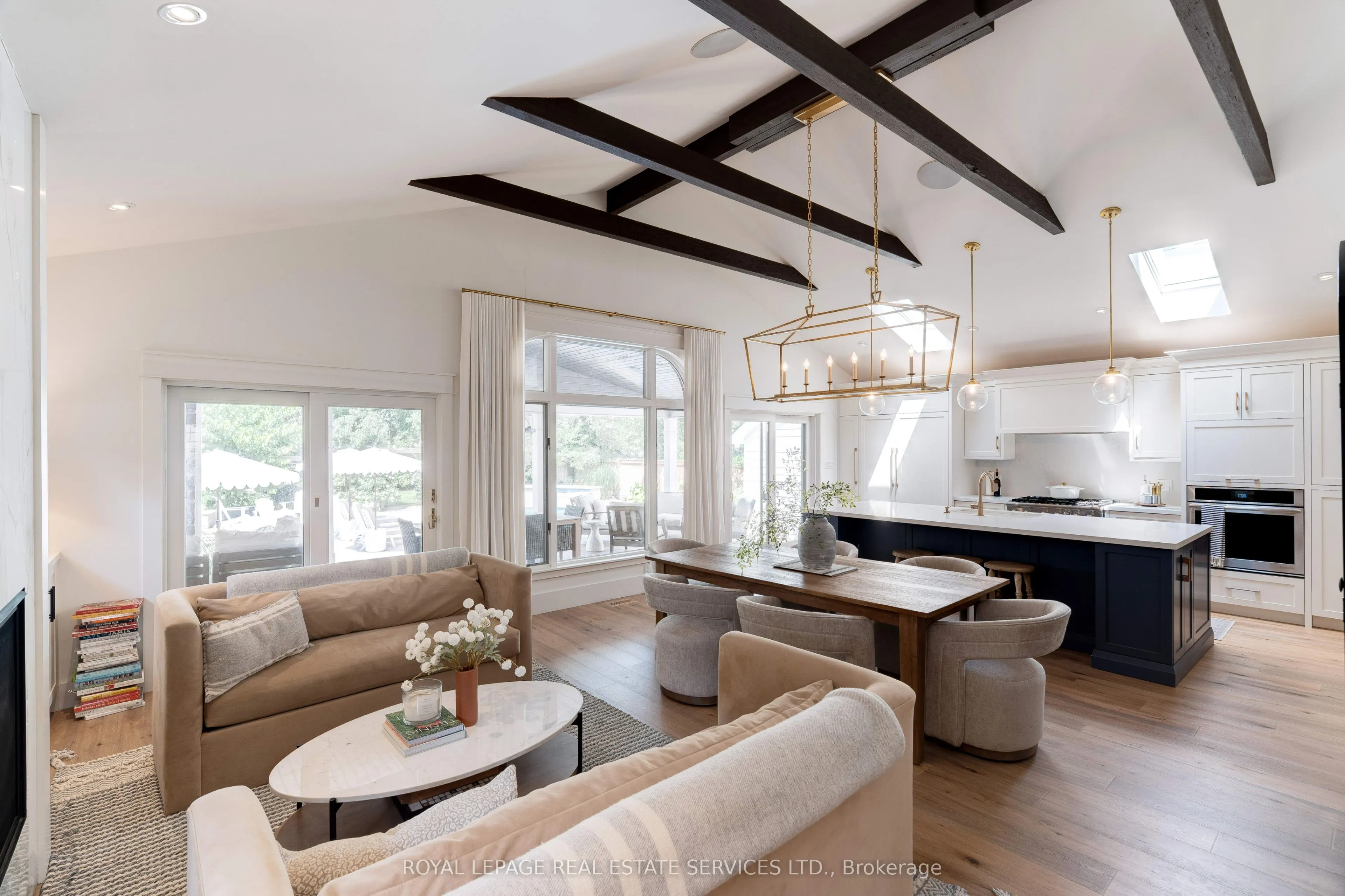 41 Fairwood Place E