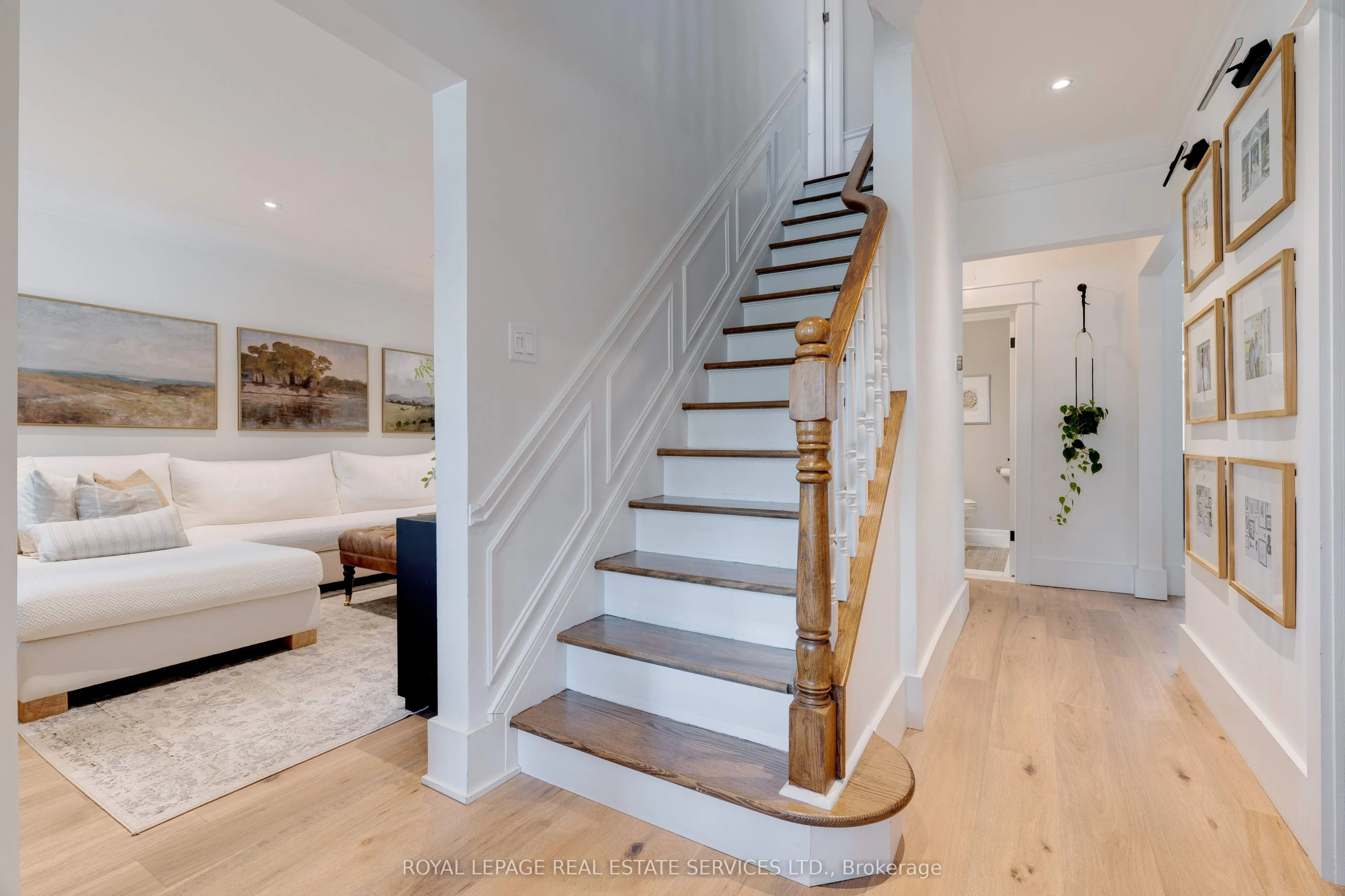 41 Fairwood Place E