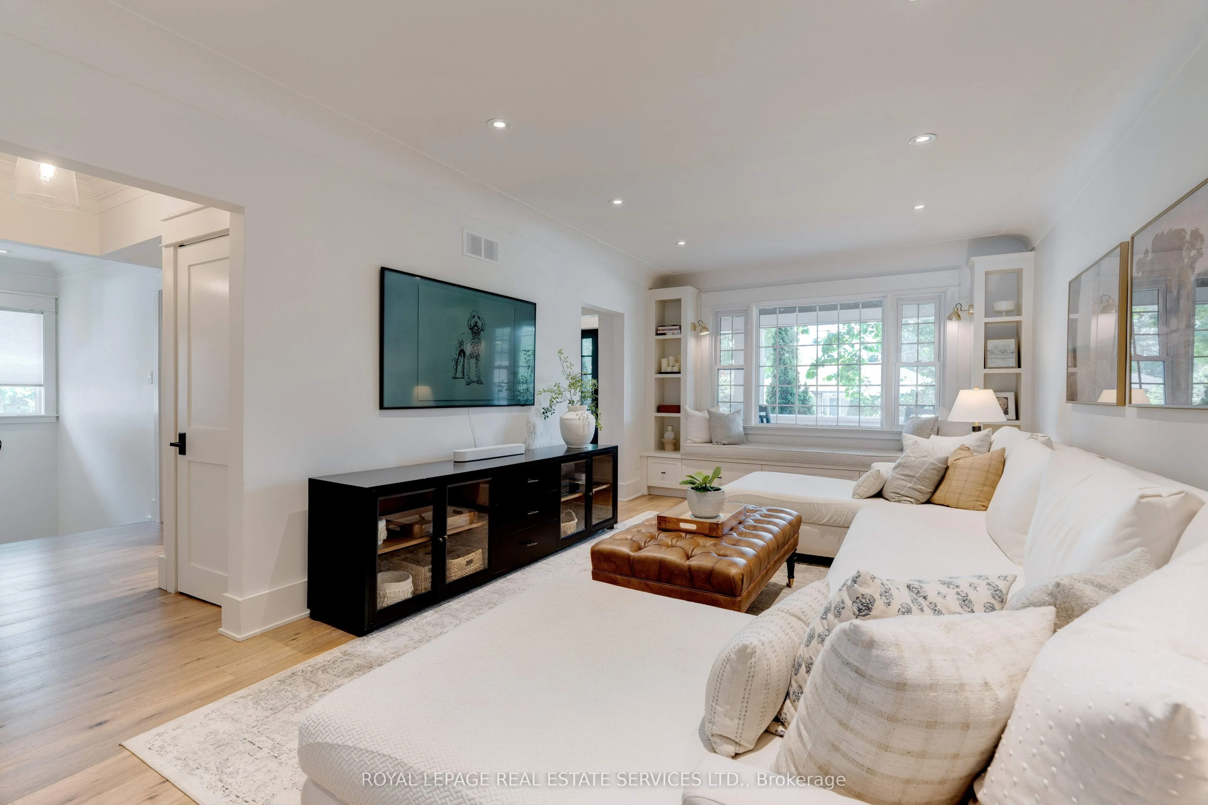 41 Fairwood Place E