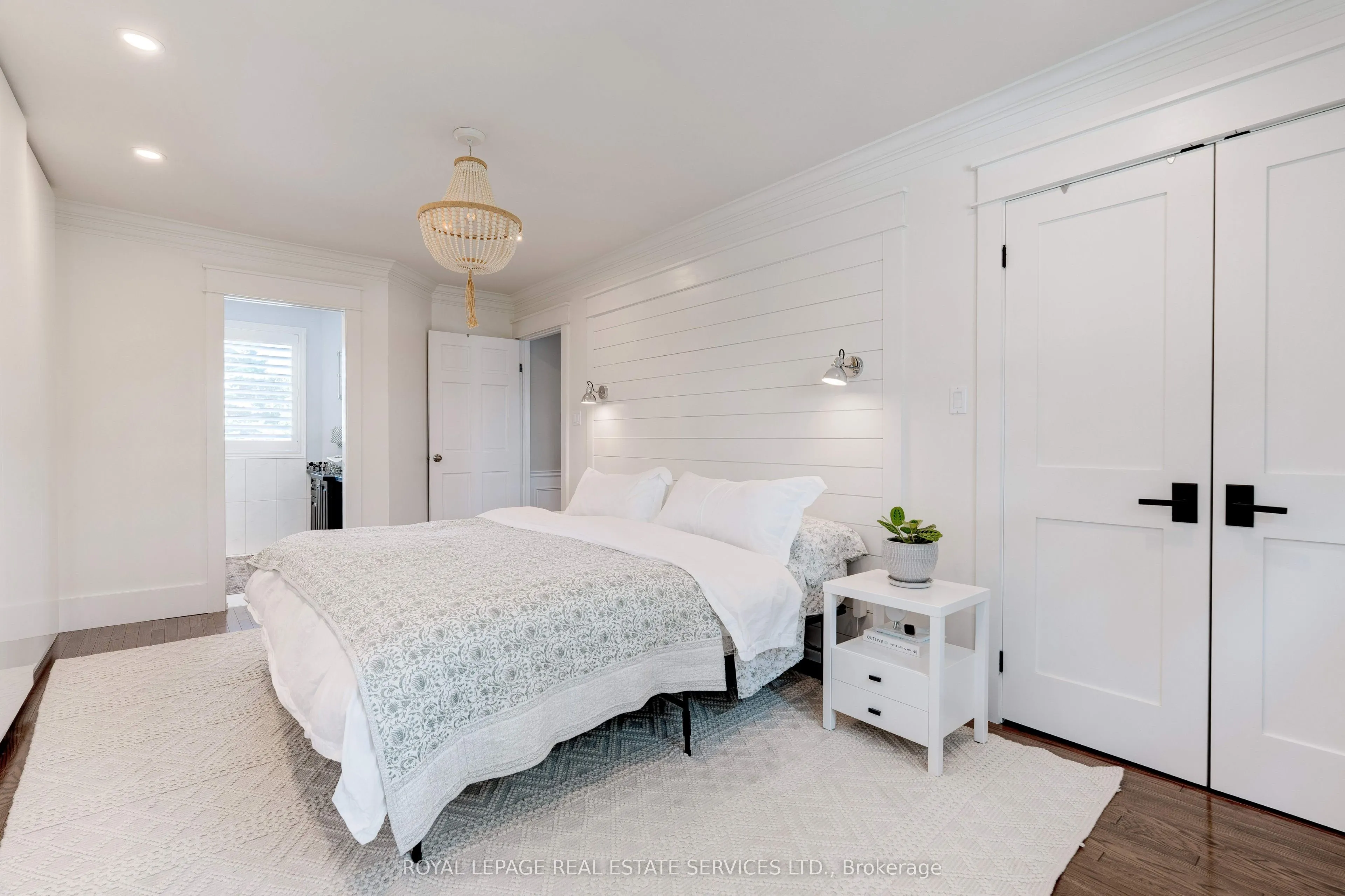 41 Fairwood Place E