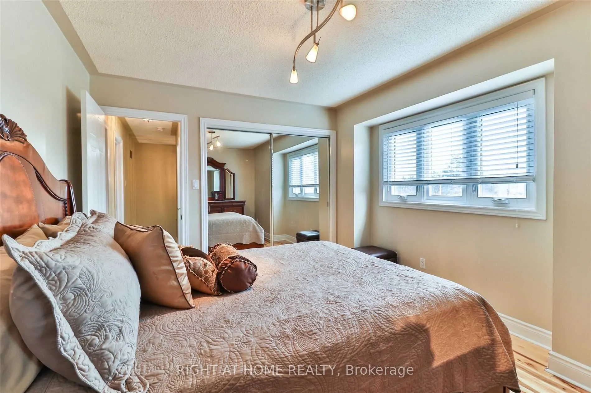 34 Drinkwater Road N
