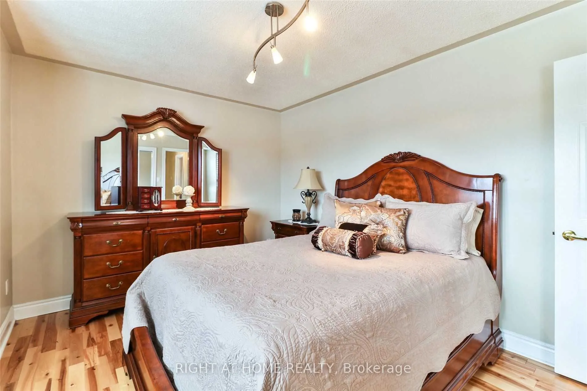 34 Drinkwater Road N