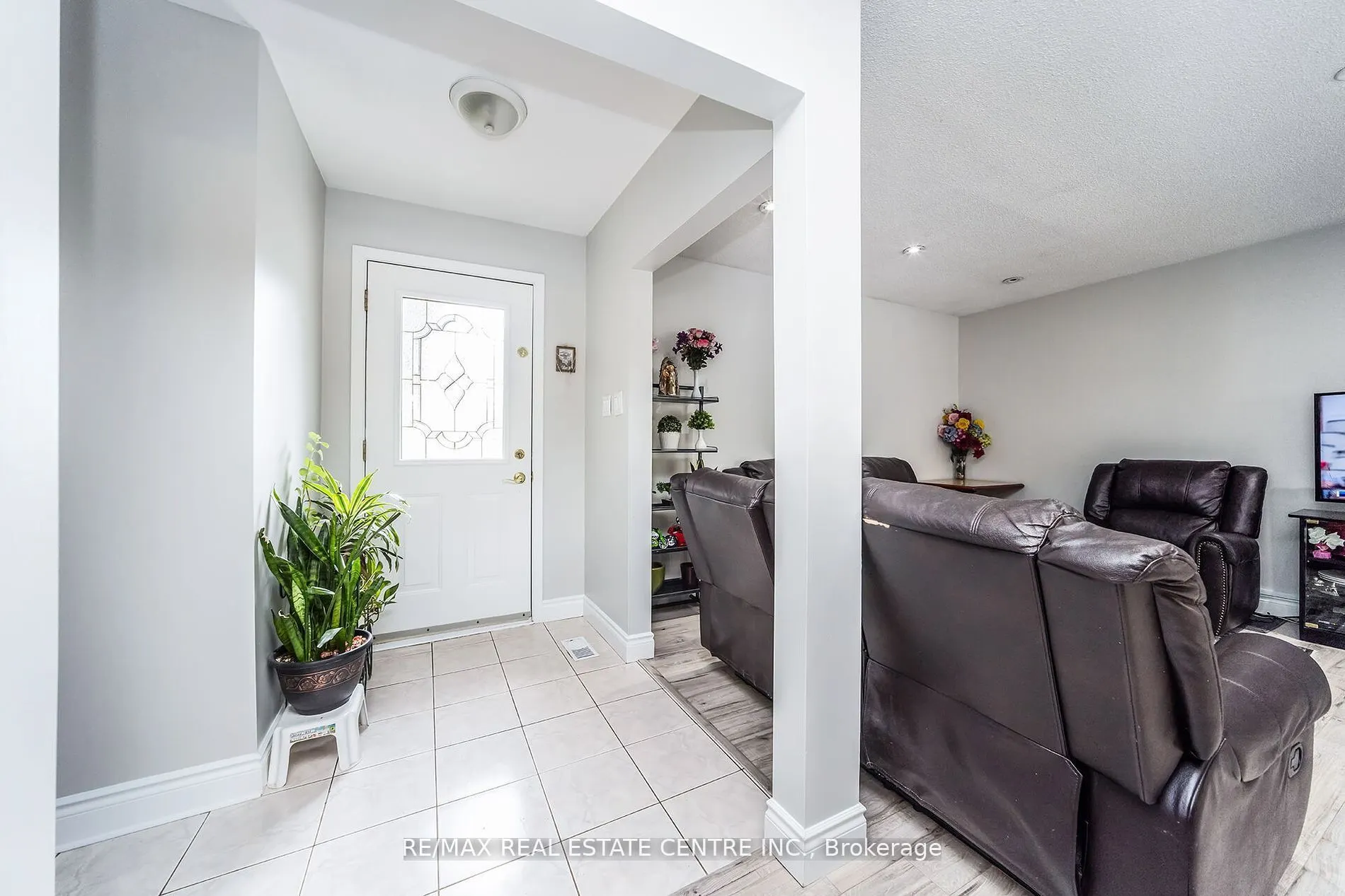9 Watson Crescent