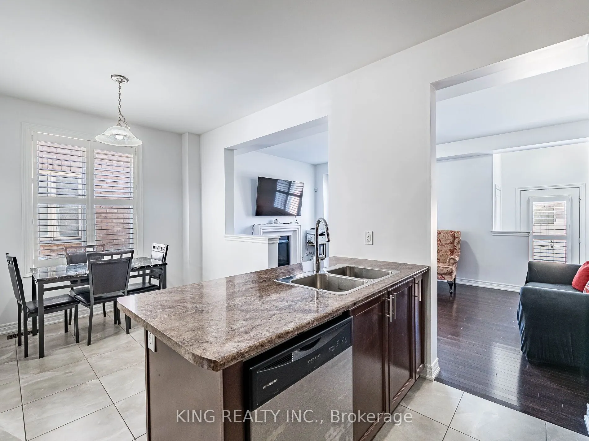 18 Ledger Point Crescent