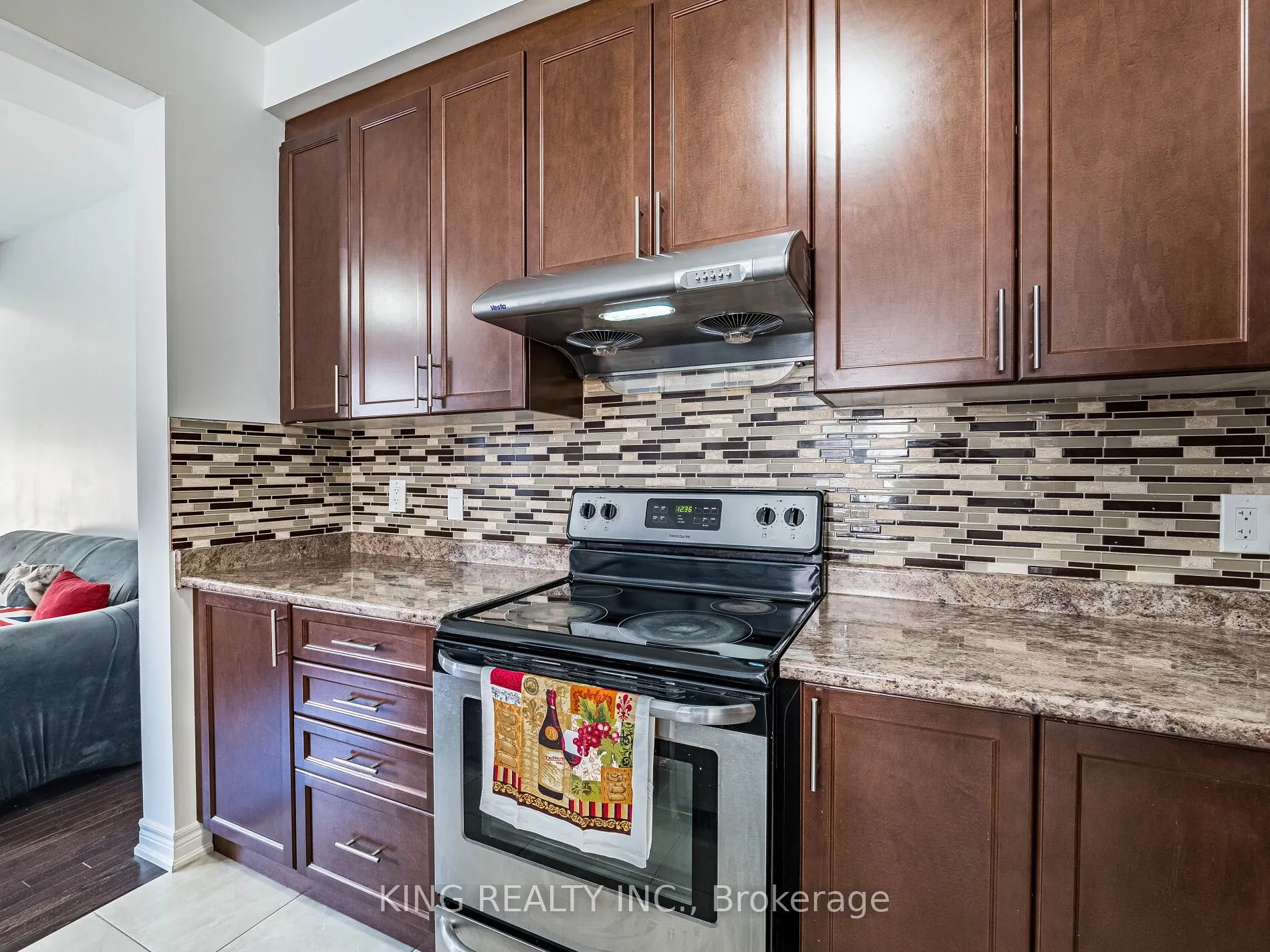 18 Ledger Point Crescent