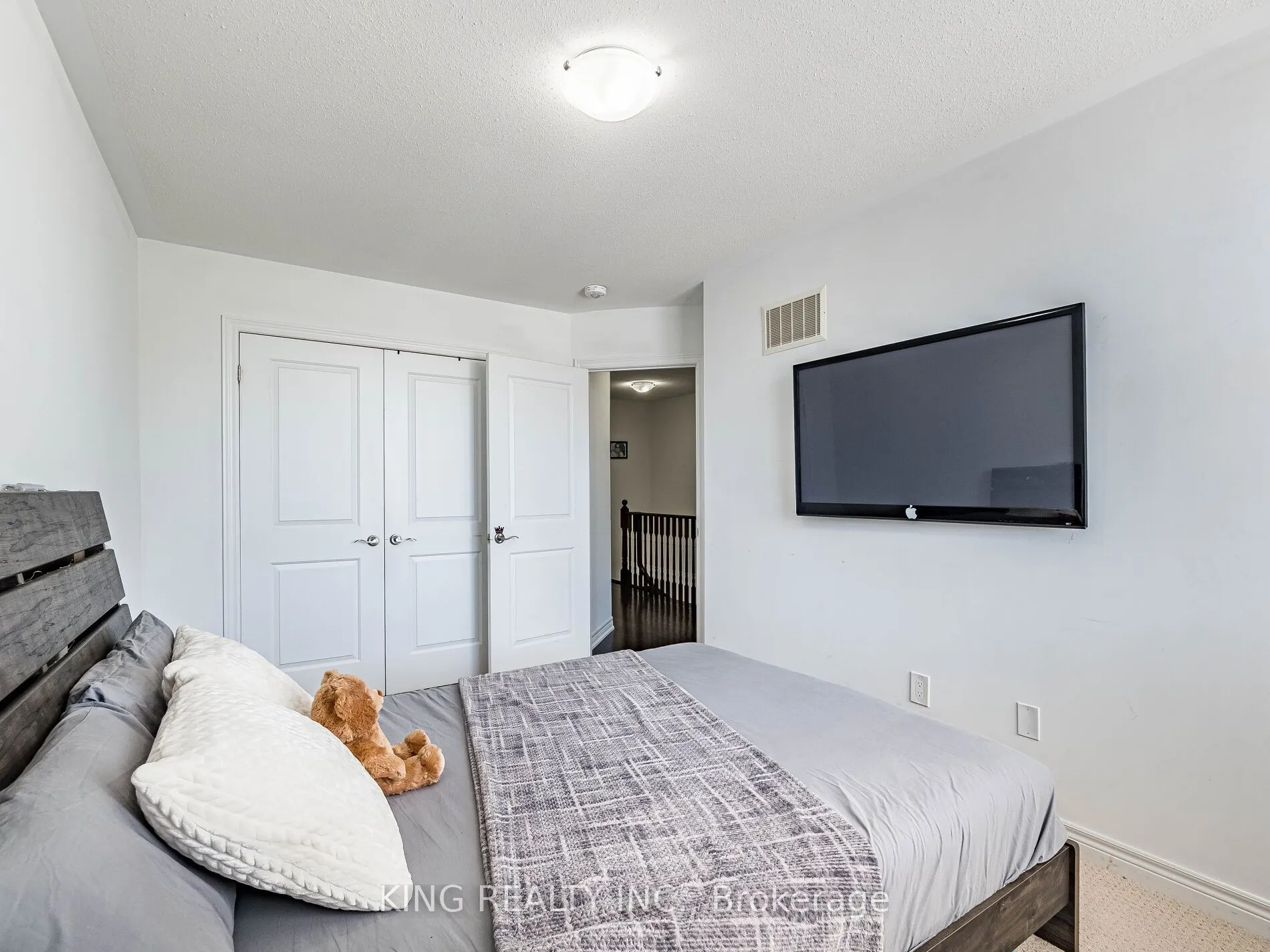 18 Ledger Point Crescent