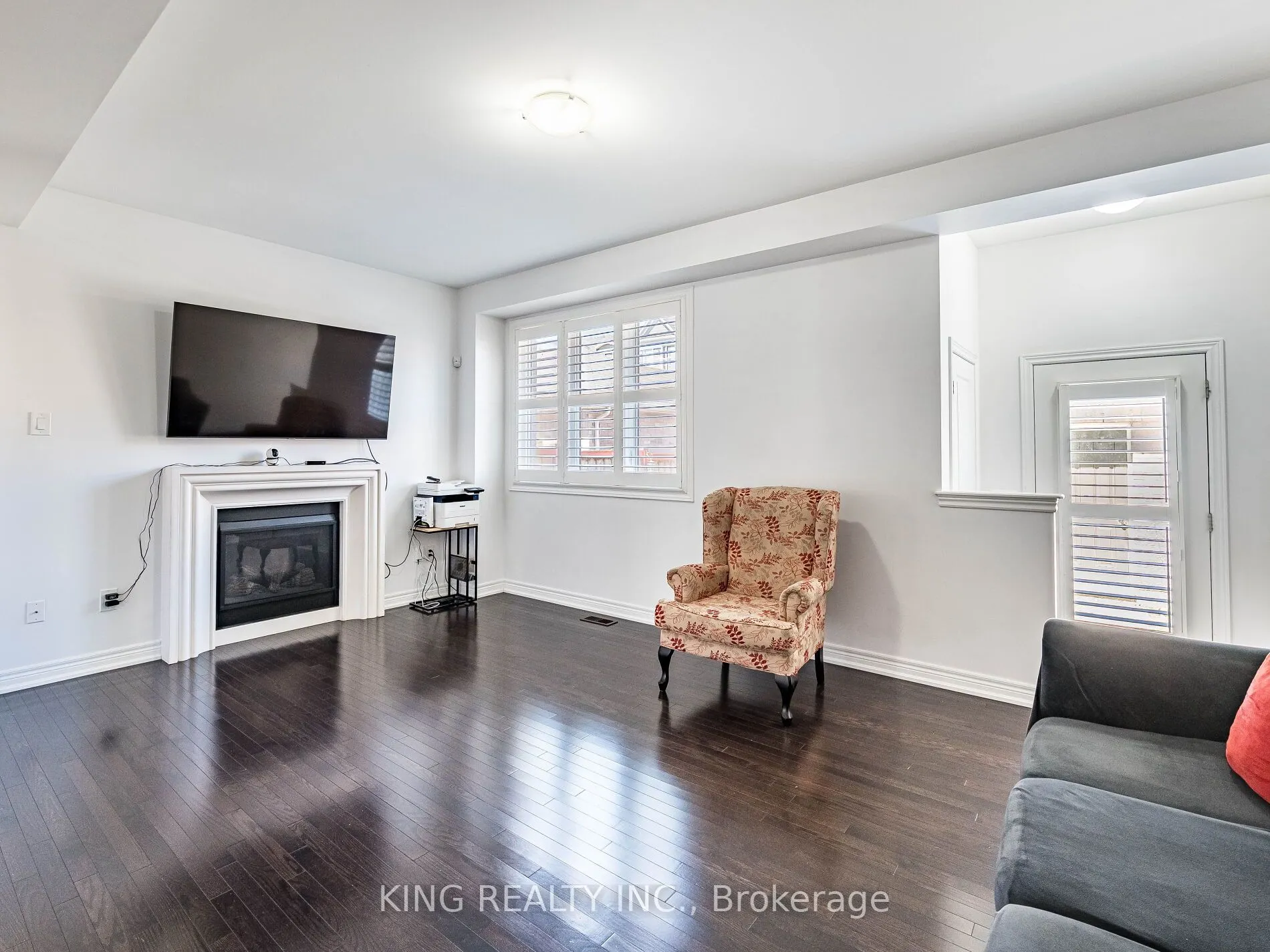 18 Ledger Point Crescent