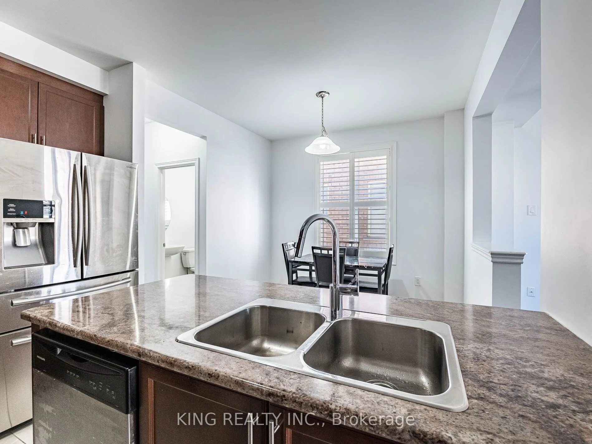 18 Ledger Point Crescent