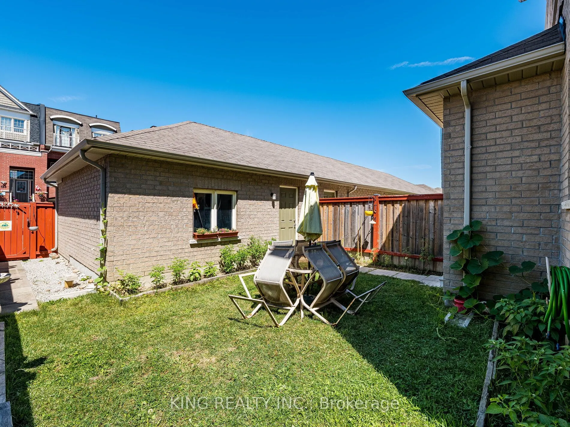 18 Ledger Point Crescent