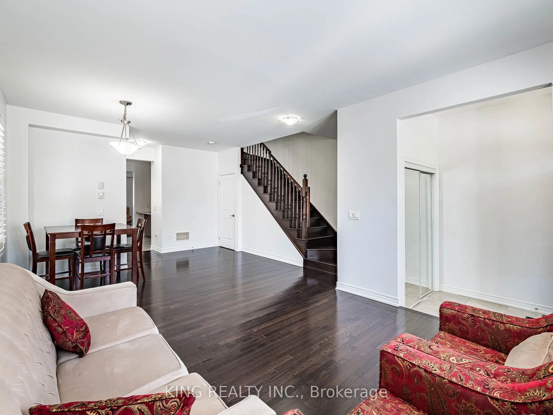 18 Ledger Point Crescent