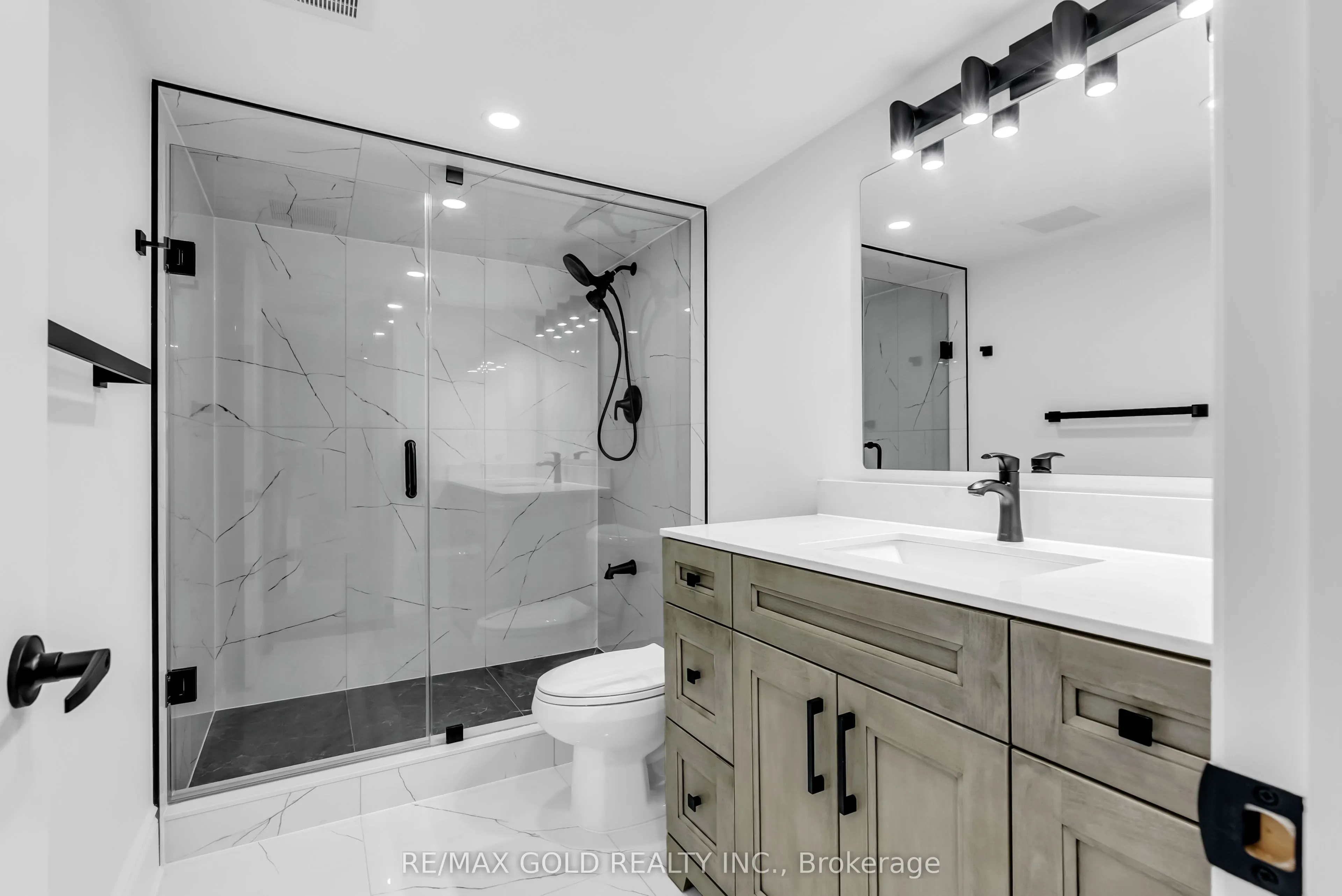 403 Mcjannett Avenue, #Basement