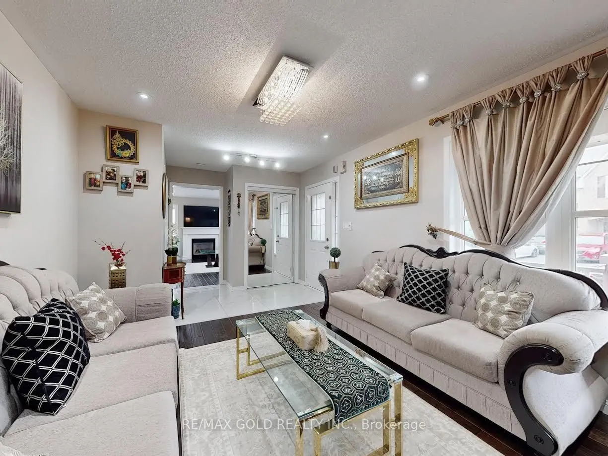 933 Raftis Crescent