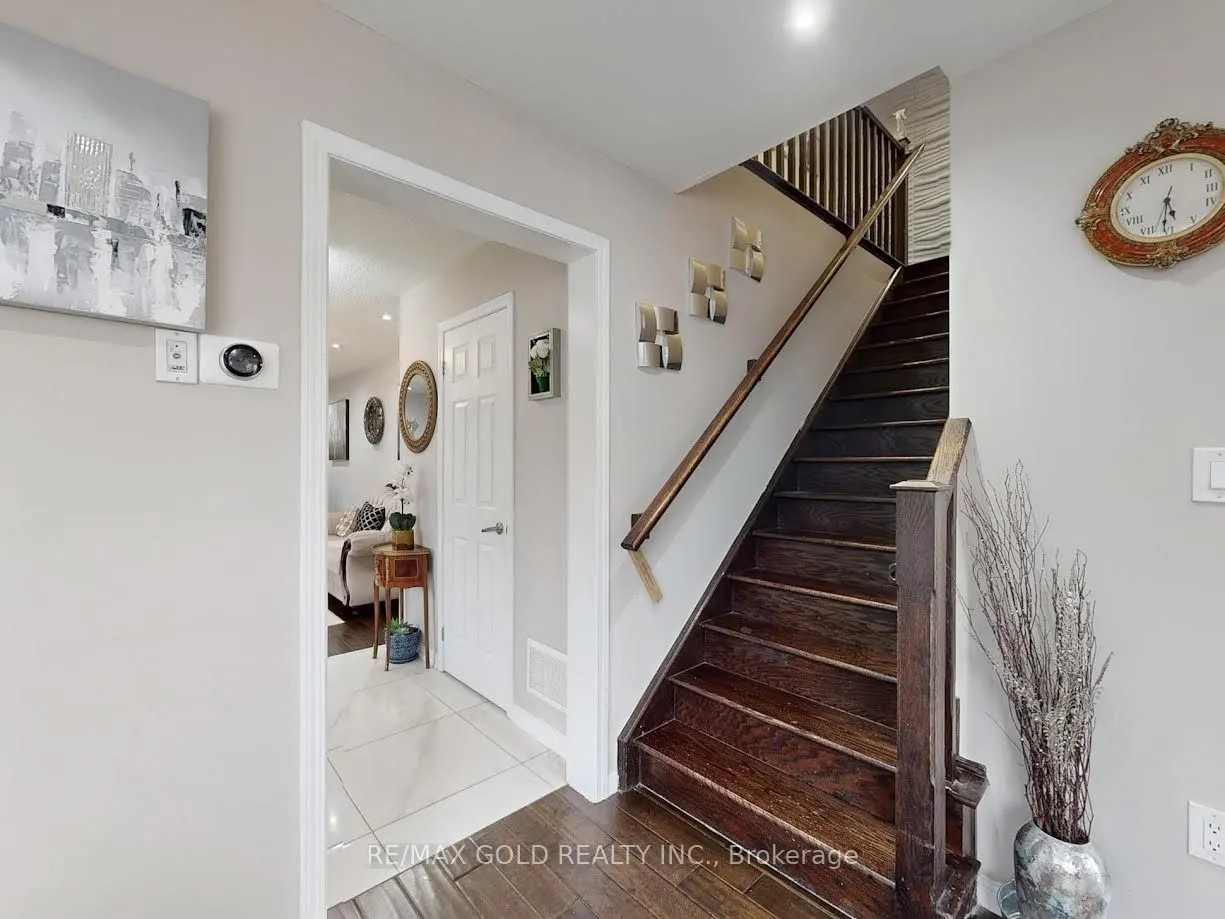 933 Raftis Crescent