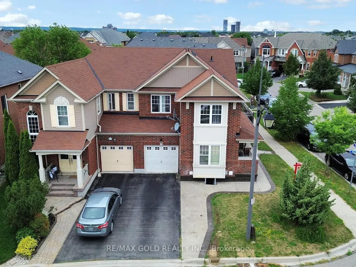 933 Raftis Crescent