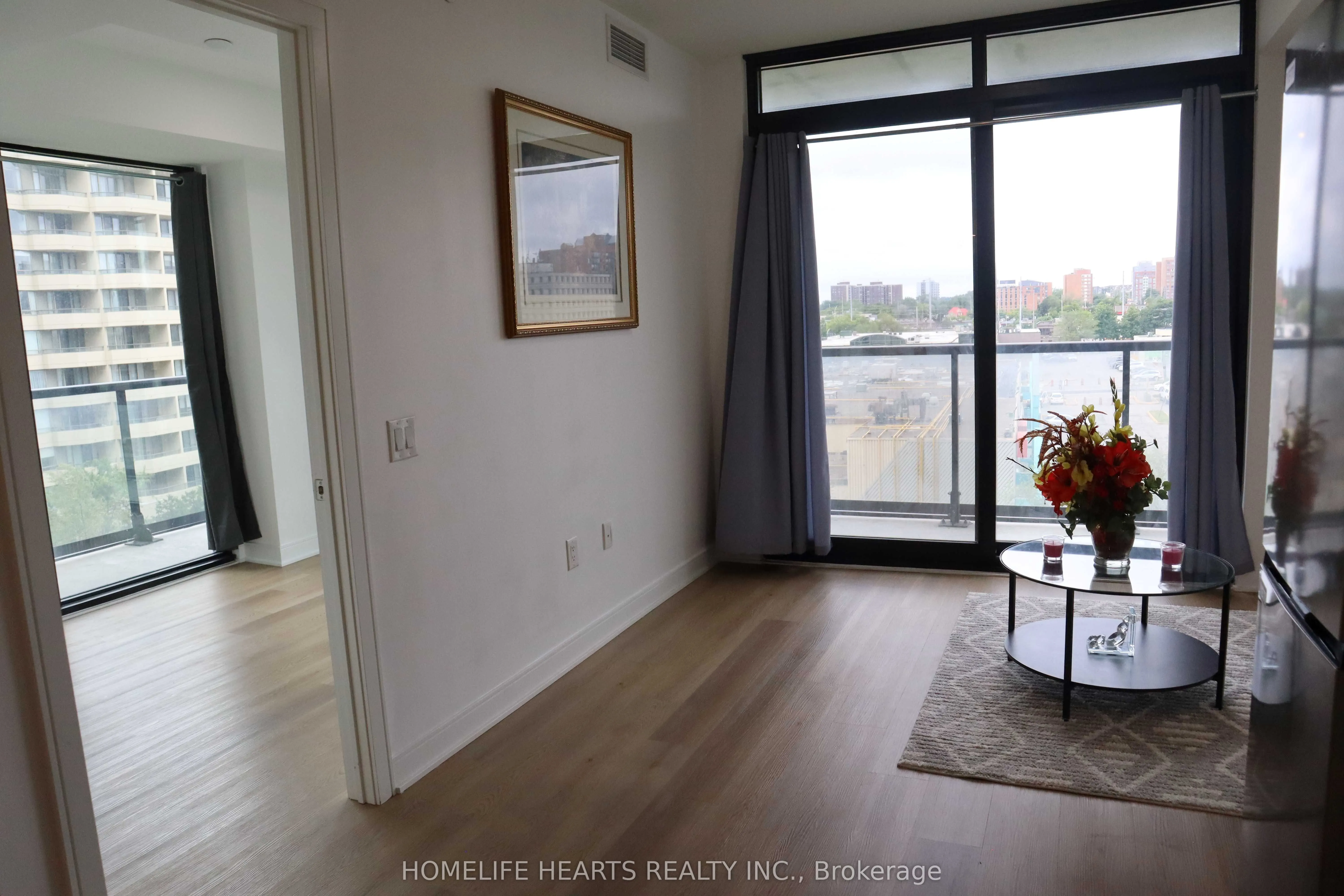 86 Dundas Street E, #421