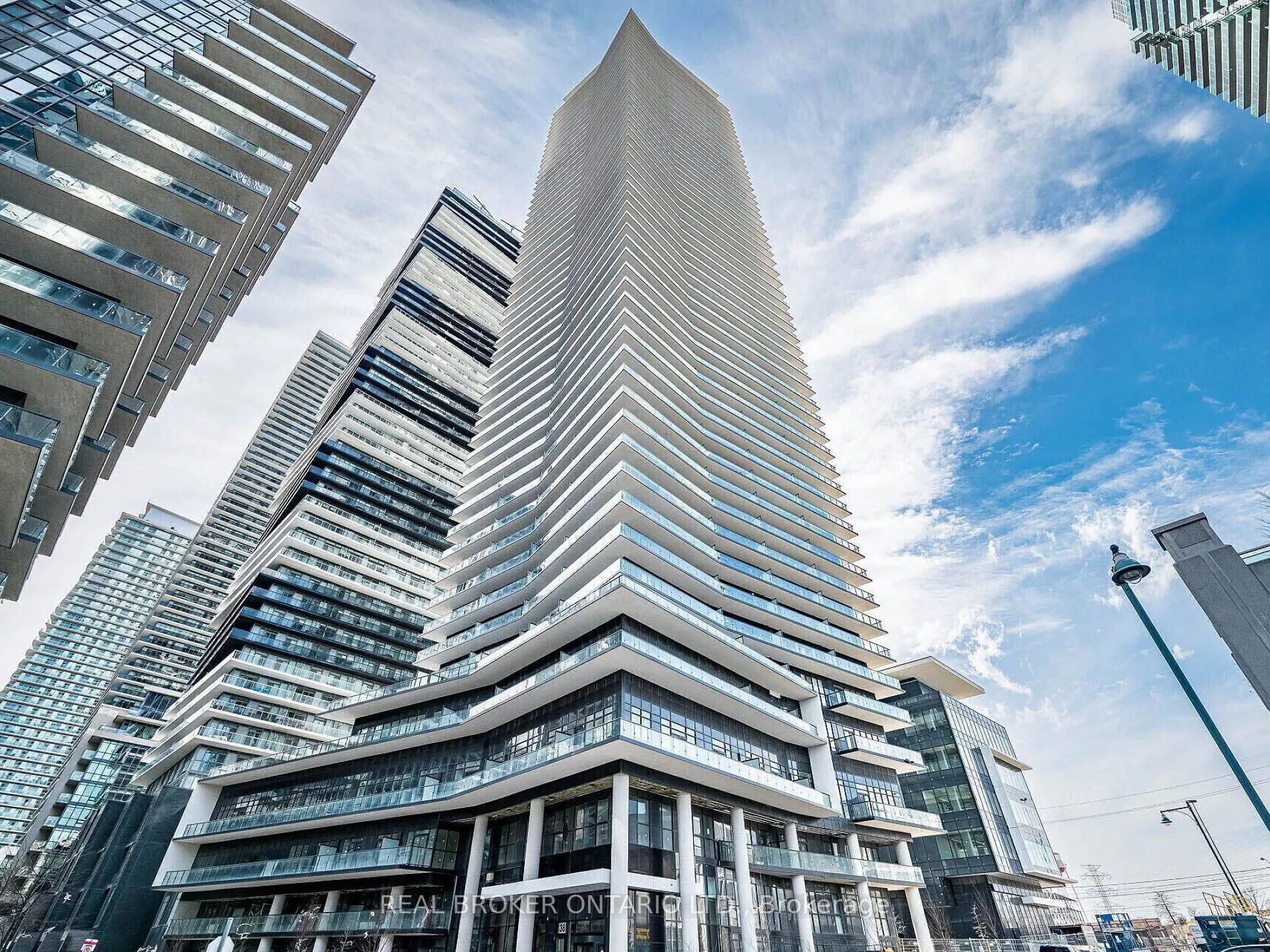 38 Annie Craig Drive S, #2906