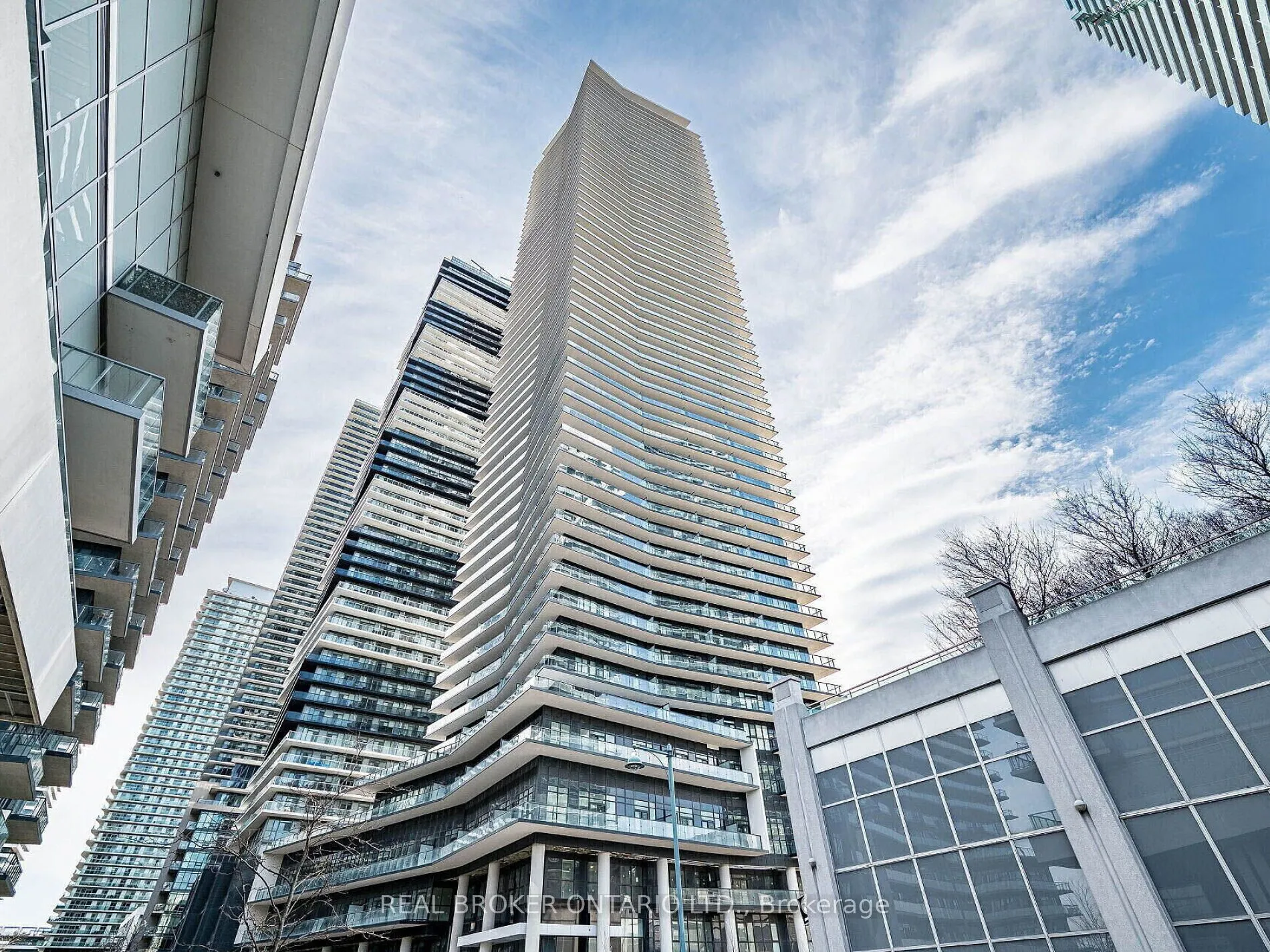 38 Annie Craig Drive S, #2906