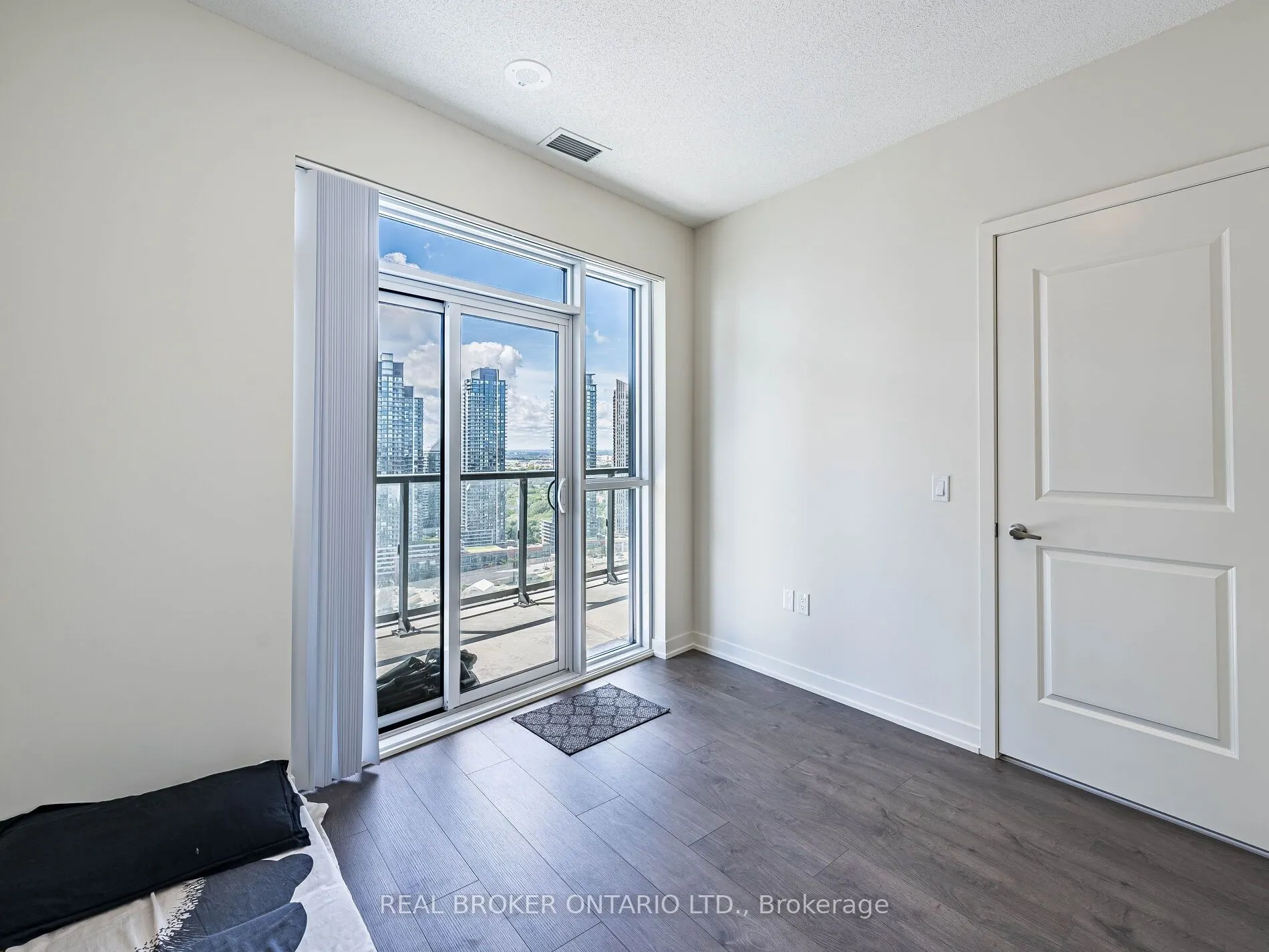 38 Annie Craig Drive S, #2906