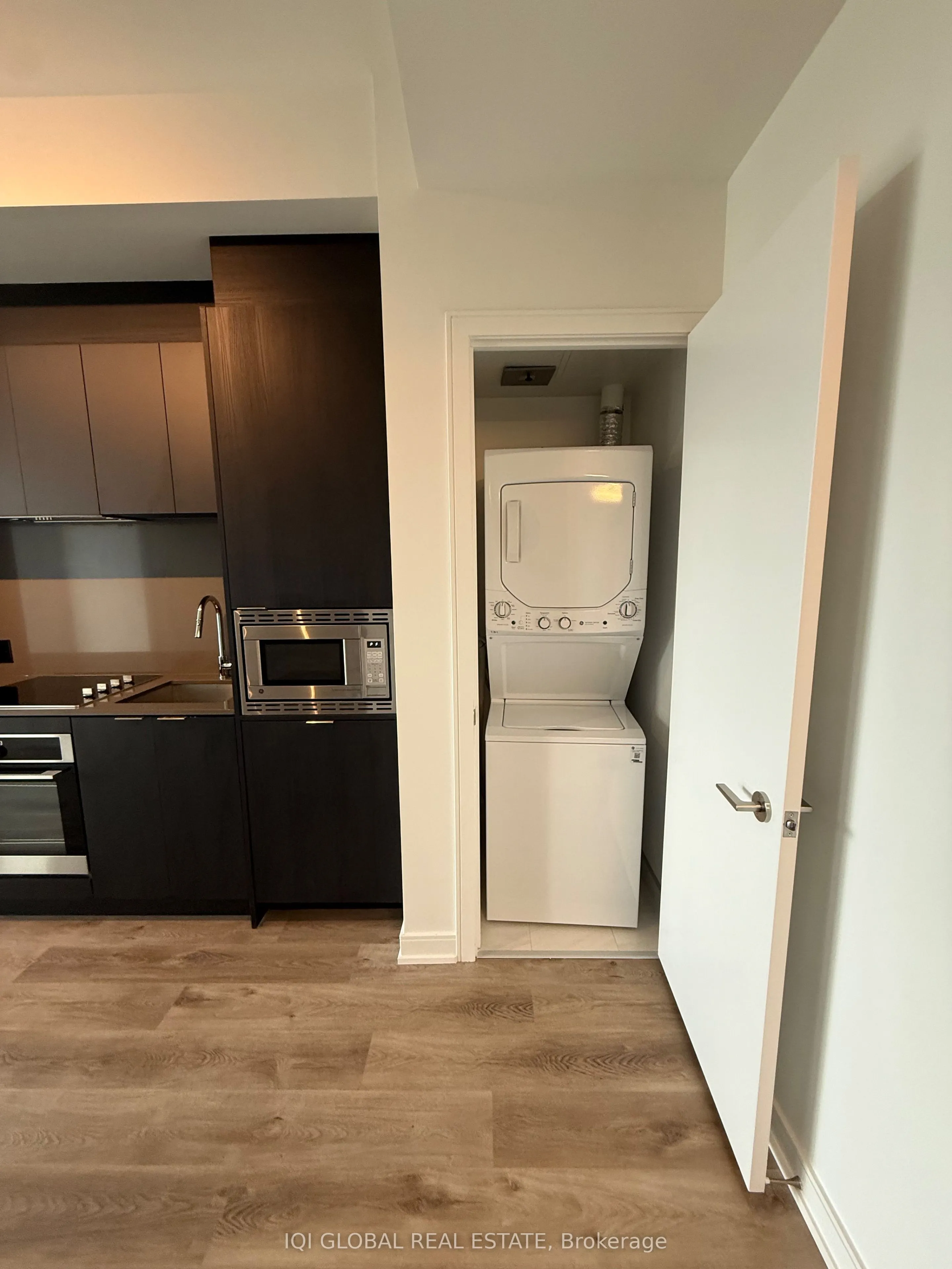 3009 Novar Rd, #818