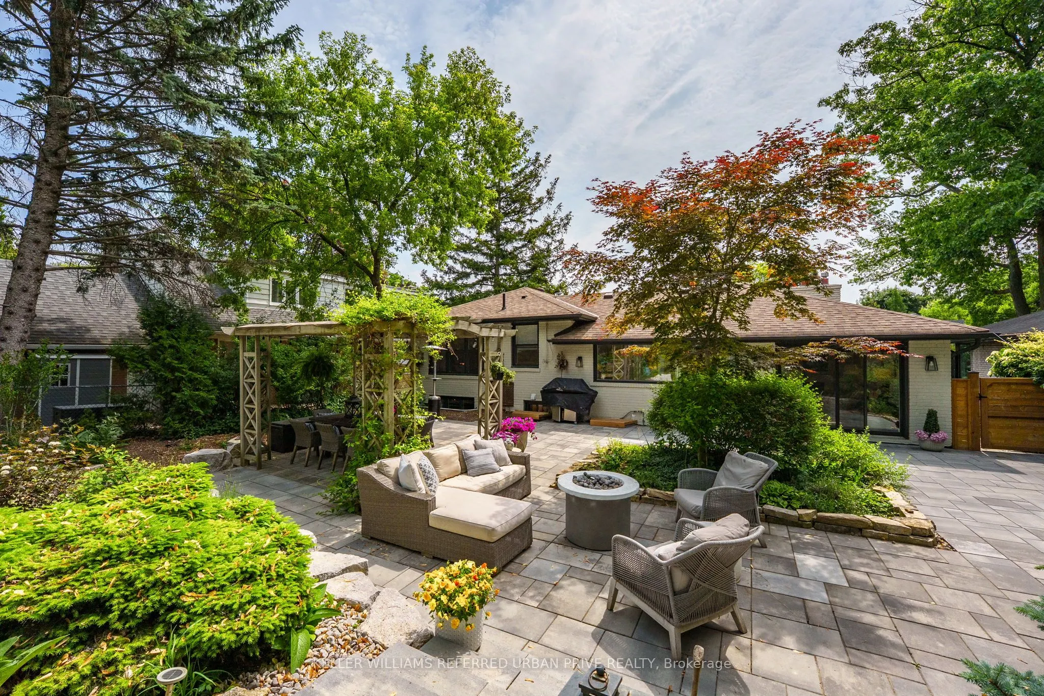 4 Pinehurst Crescent
