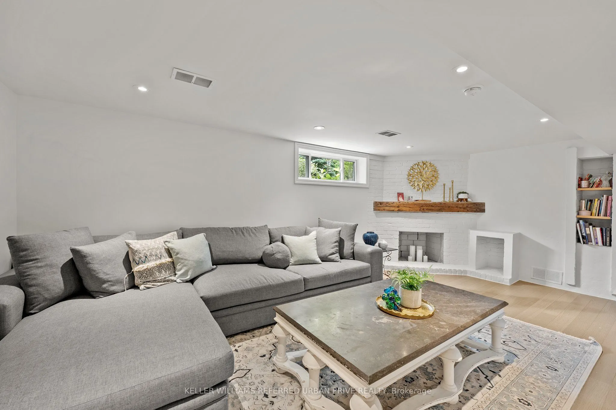 4 Pinehurst Crescent