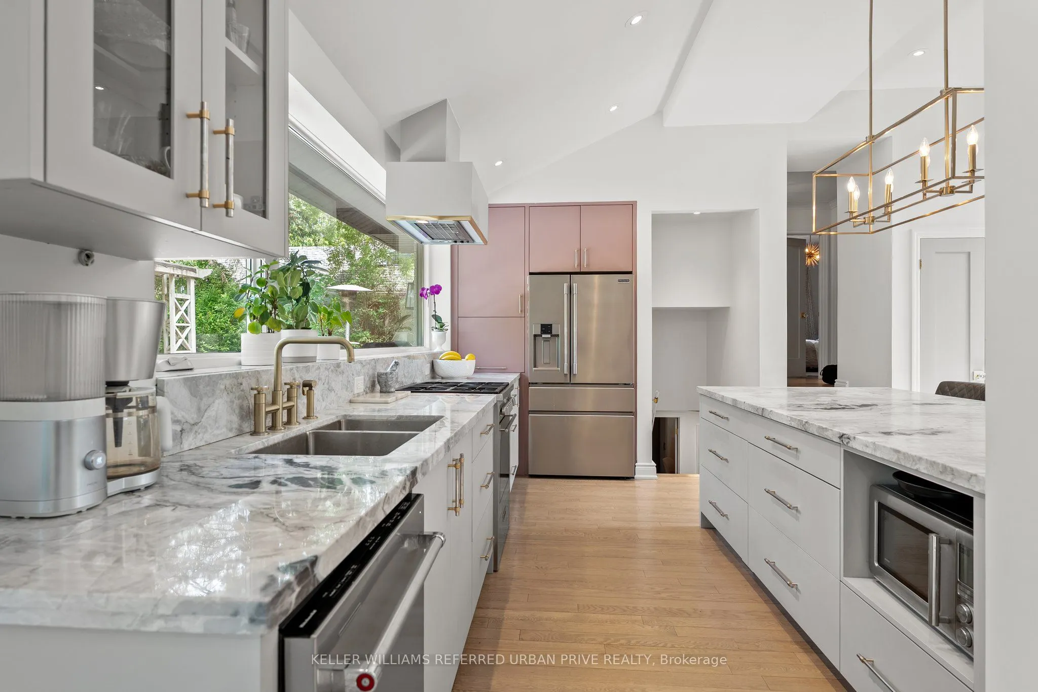 4 Pinehurst Crescent